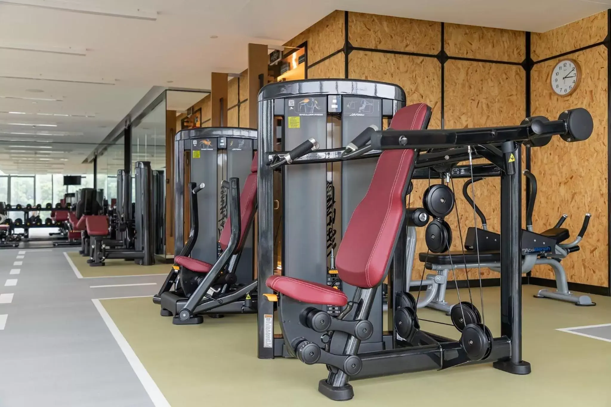 Spa and wellness centre/facilities, Fitness Center/Facilities in Holiday Inn Guangzhou South Lake, an IHG Hotel