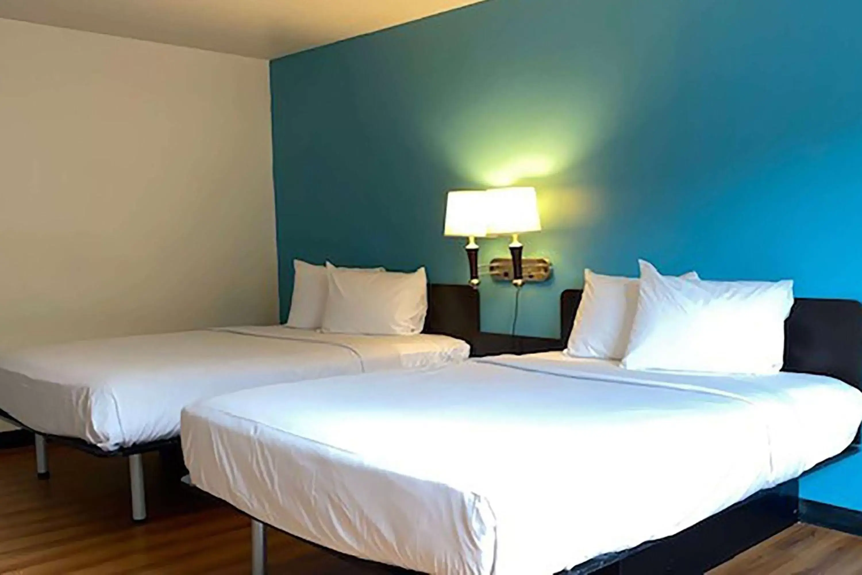 Photo of the whole room, Bed in Travelodge Inn & Suites by Wyndham Missoula University Park