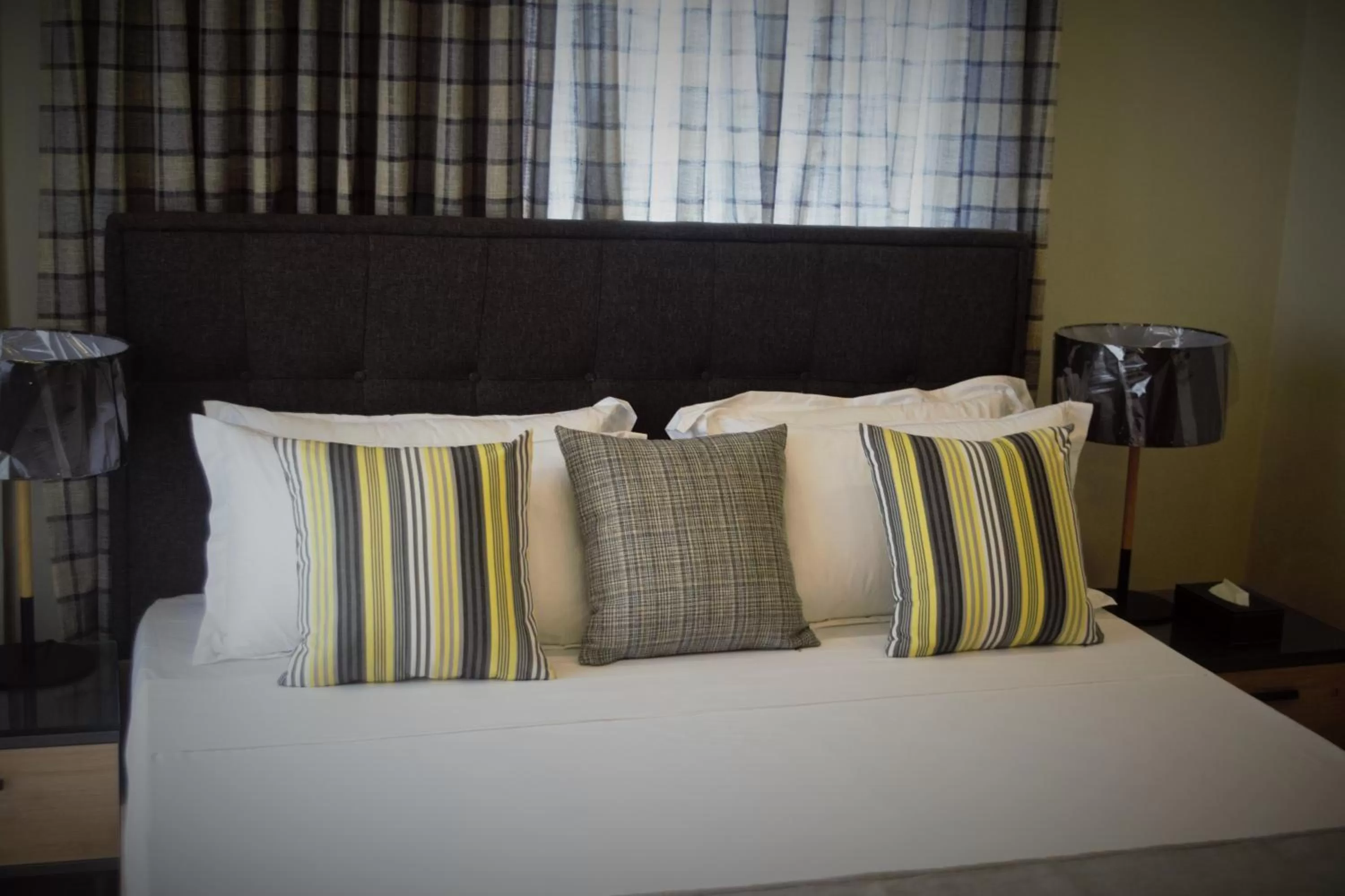 Bedroom, Bed in Montecito Apartments