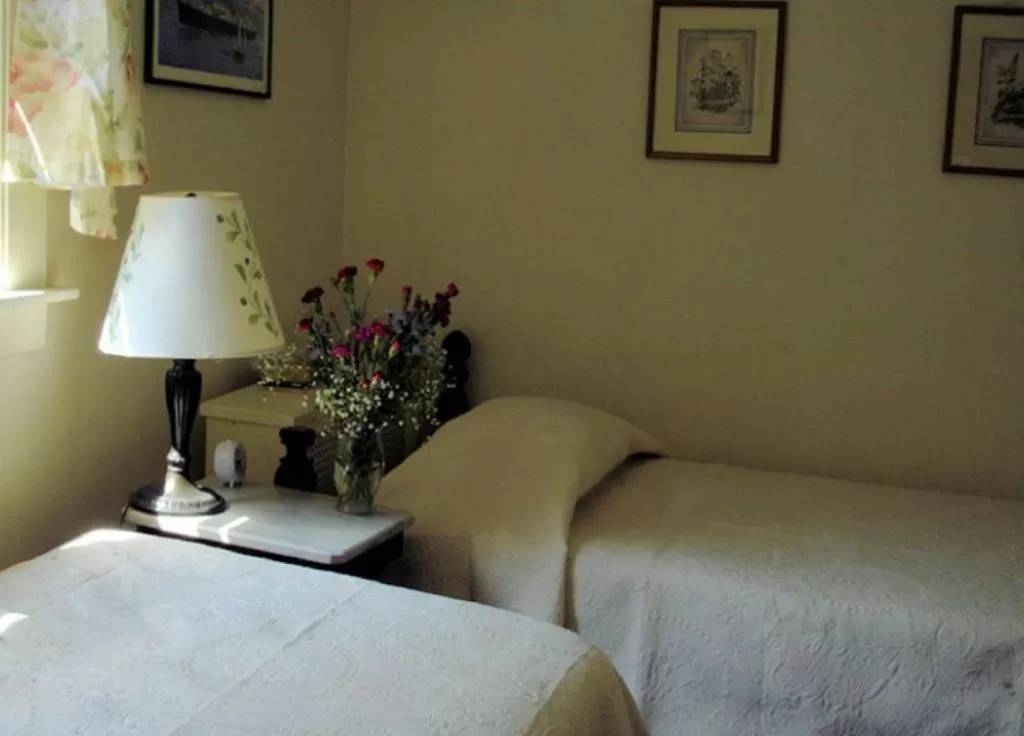 Bedroom in Spruce Moose Lodge