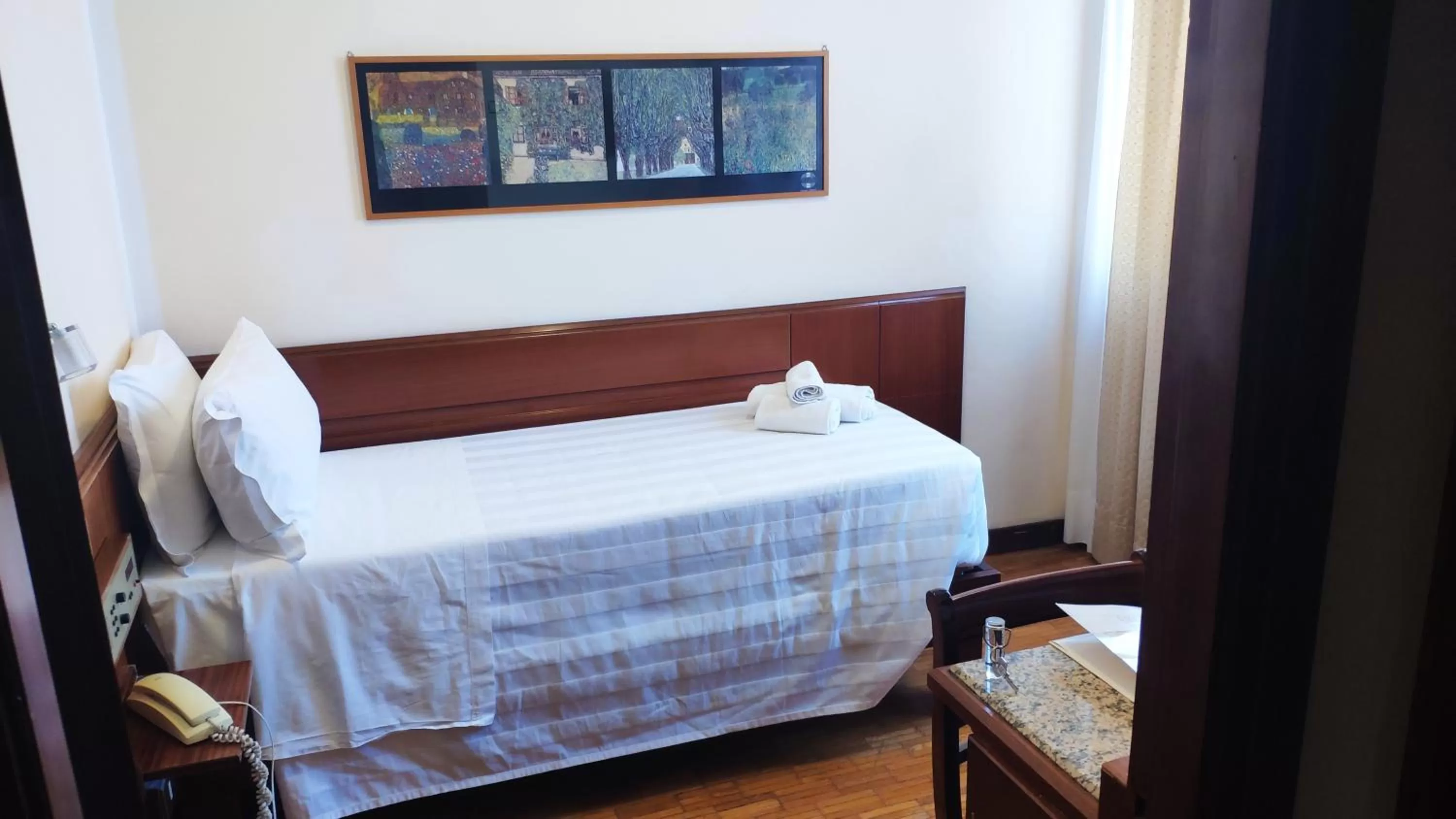 Bedroom, Bed in Grand Hotel Duomo