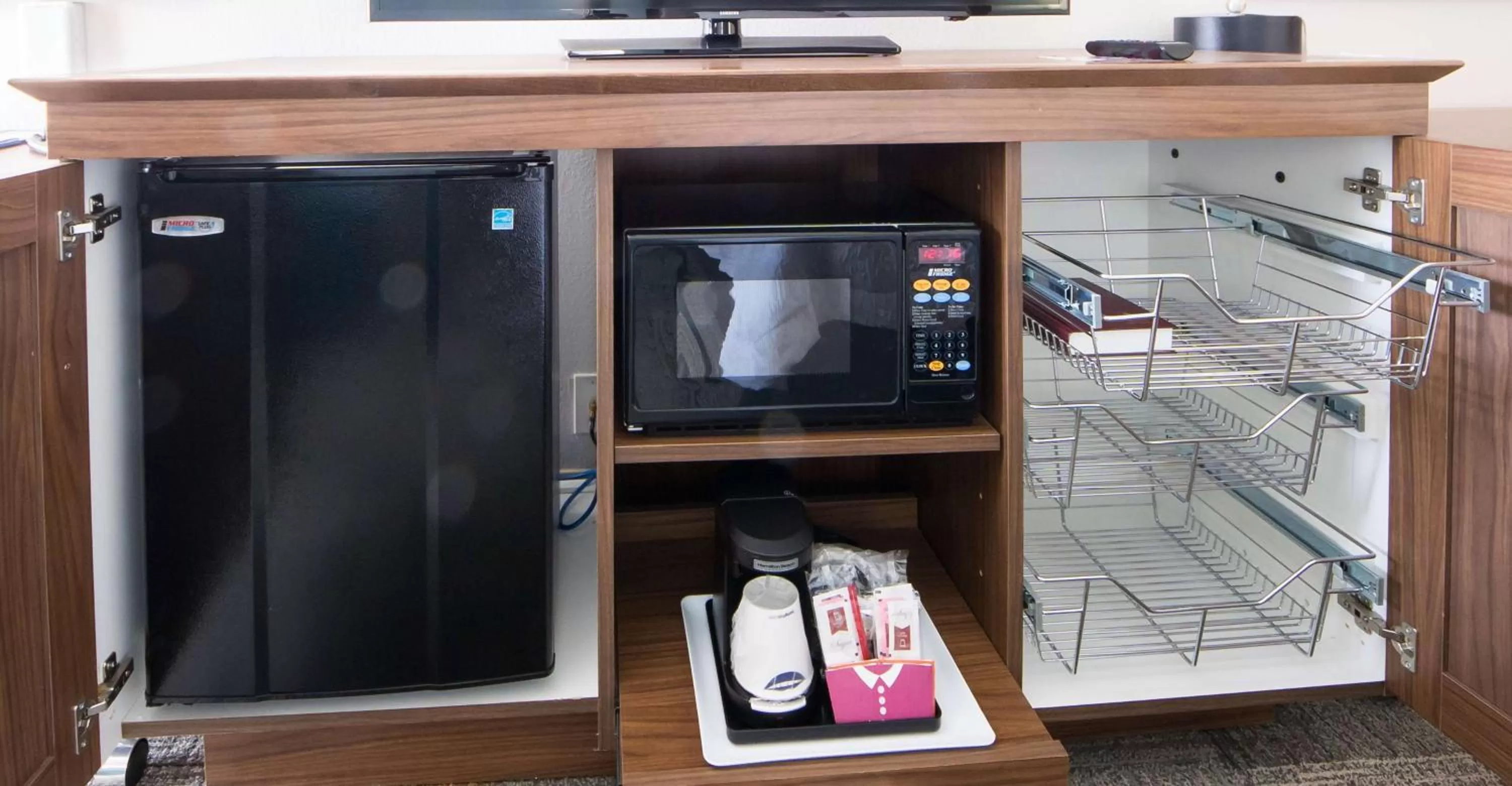 Photo of the whole room in Hampton Inn Lakeland