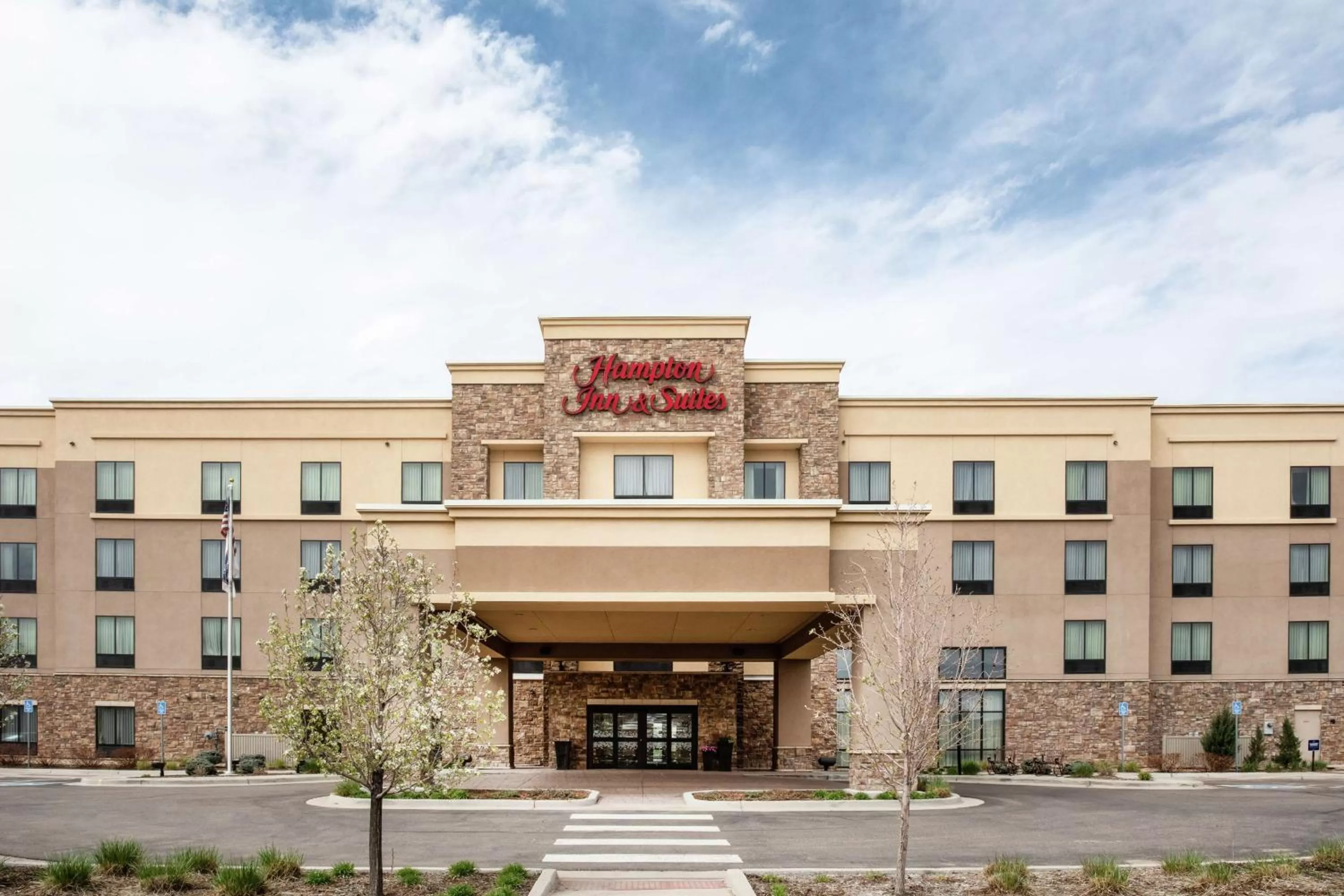 Property building in Hampton Inn and Suites Denver/South-RidgeGate