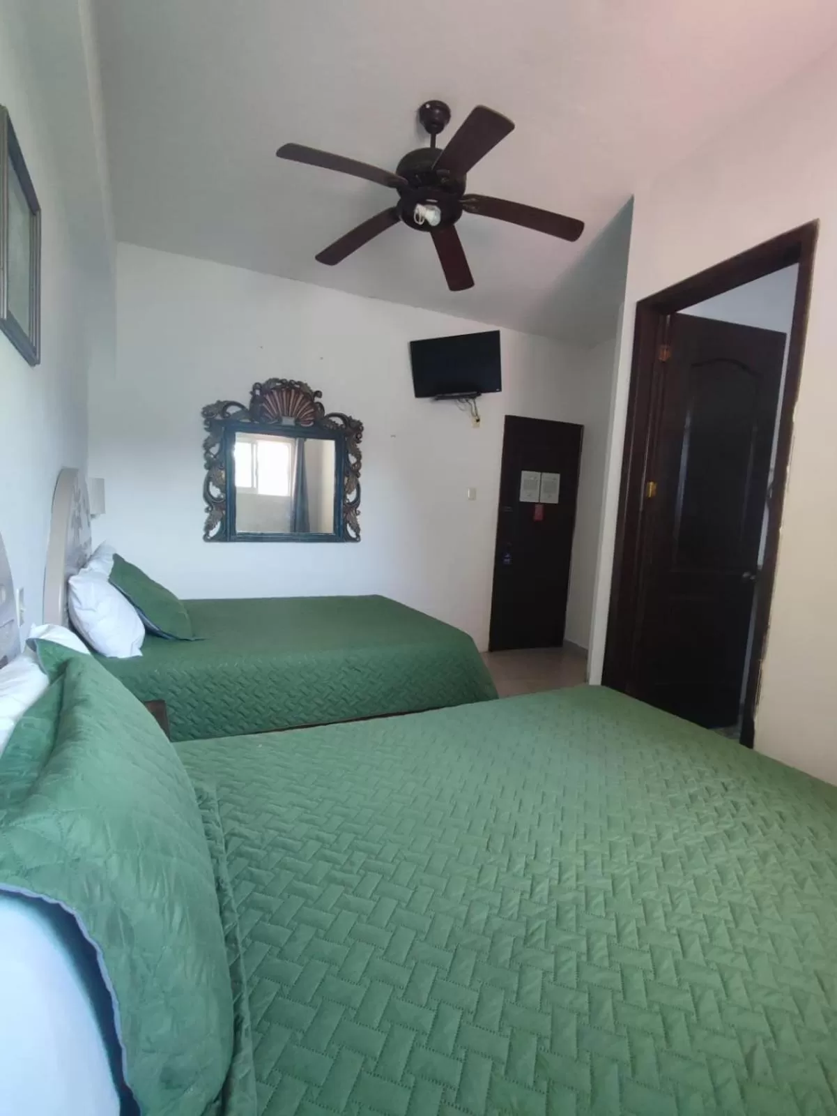 Bedroom, Bed in Hotel Rath