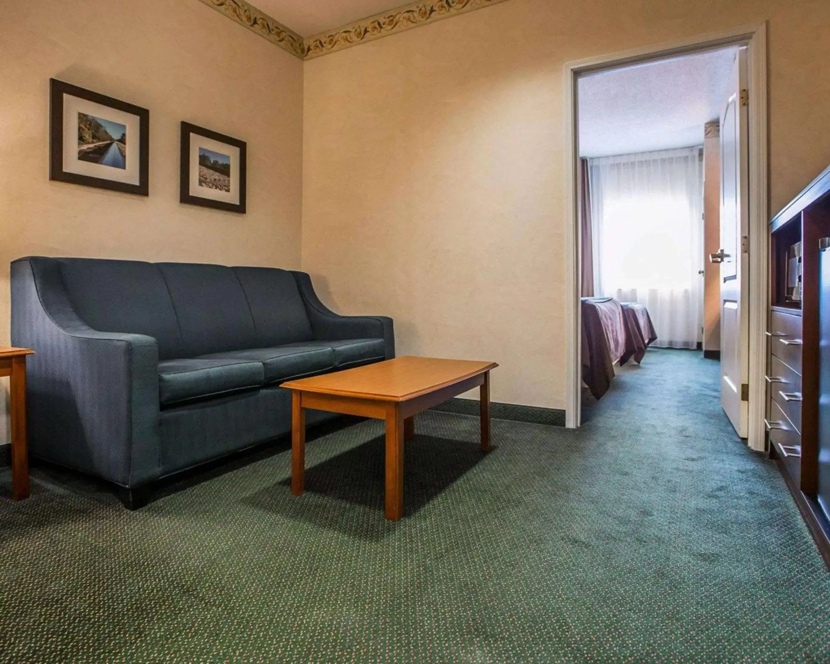 Queen Suite with Two Queen Beds and Sofa Bed - Non-Smoking in Quality Inn & Suites Dixon near I-88 Queen Suite with Two Queen Beds and Sofa Bed - Non-Smoking in Quality Inn & Suites Dixon near I-88