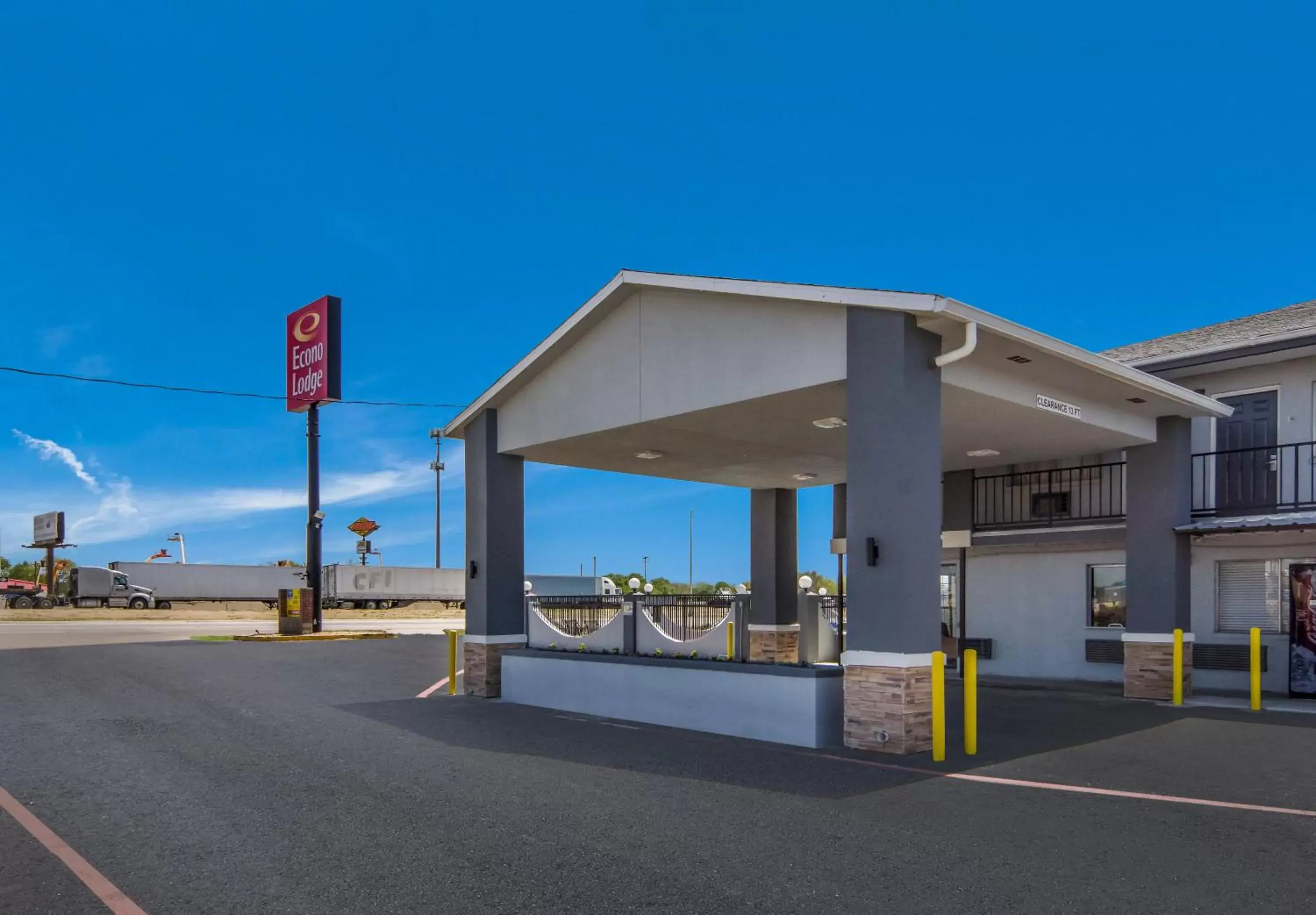 Property Building in Econo Lodge Waco North I-35