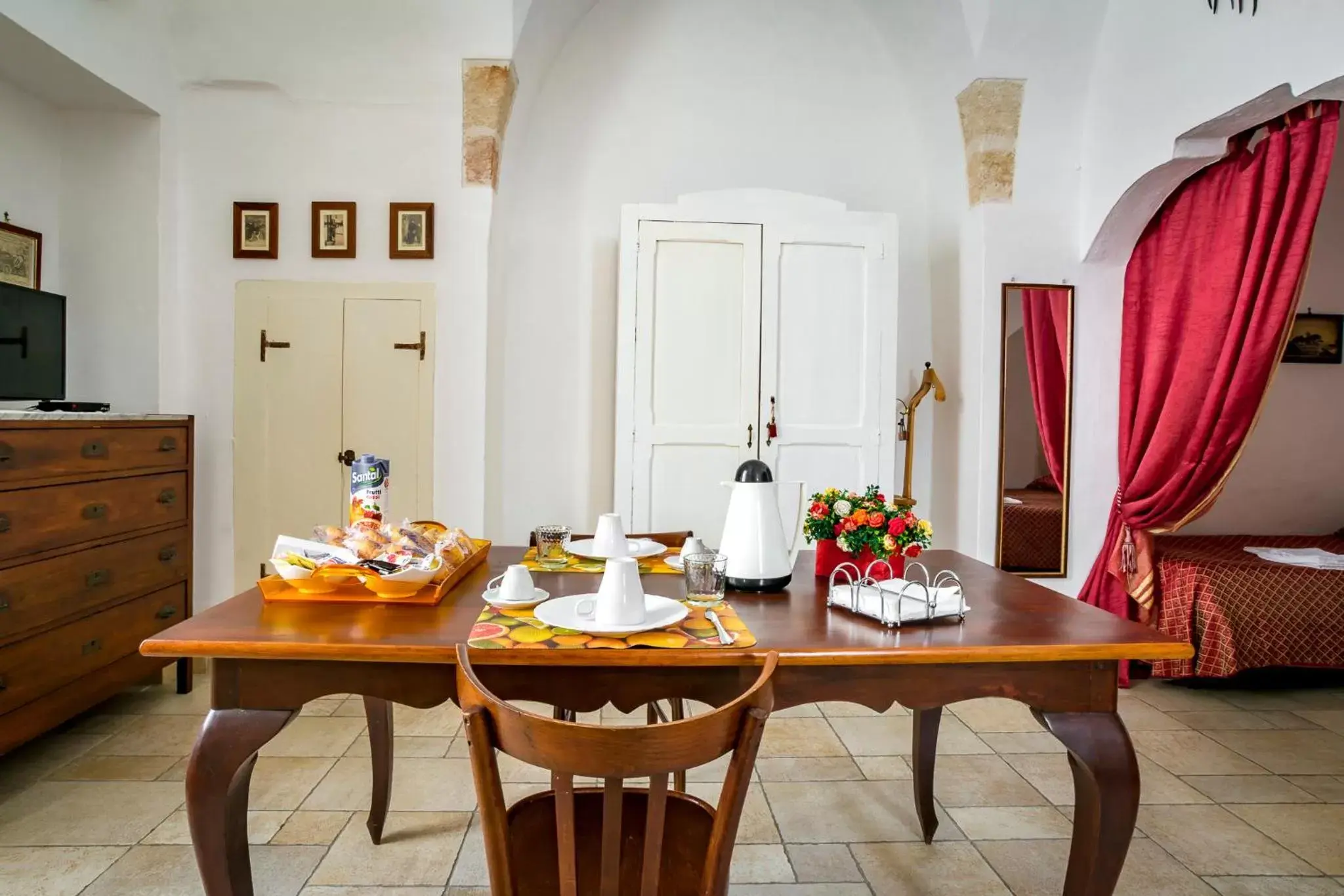 Breakfast, Dining Area in B&B Borgo San Martino