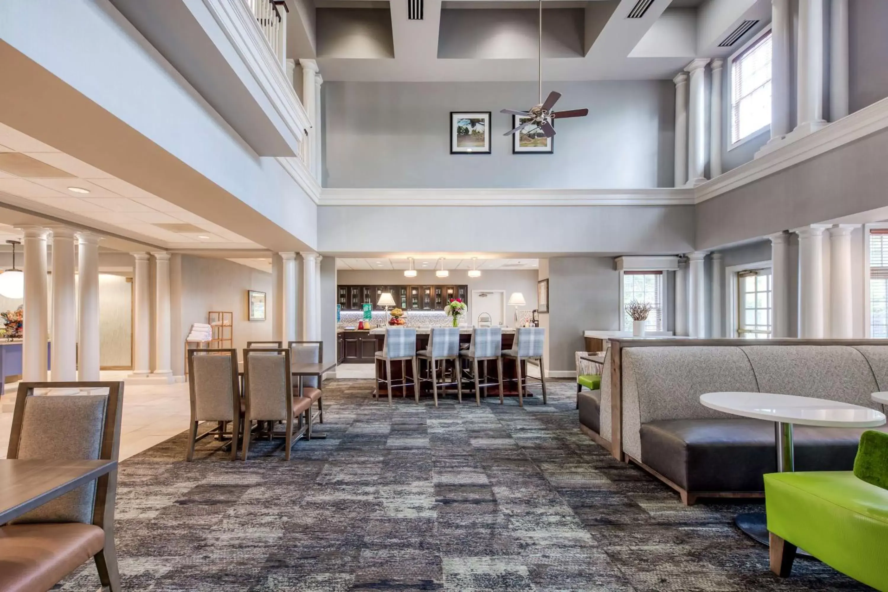 Restaurant/Places to Eat in Homewood Suites by Hilton Olmsted Village