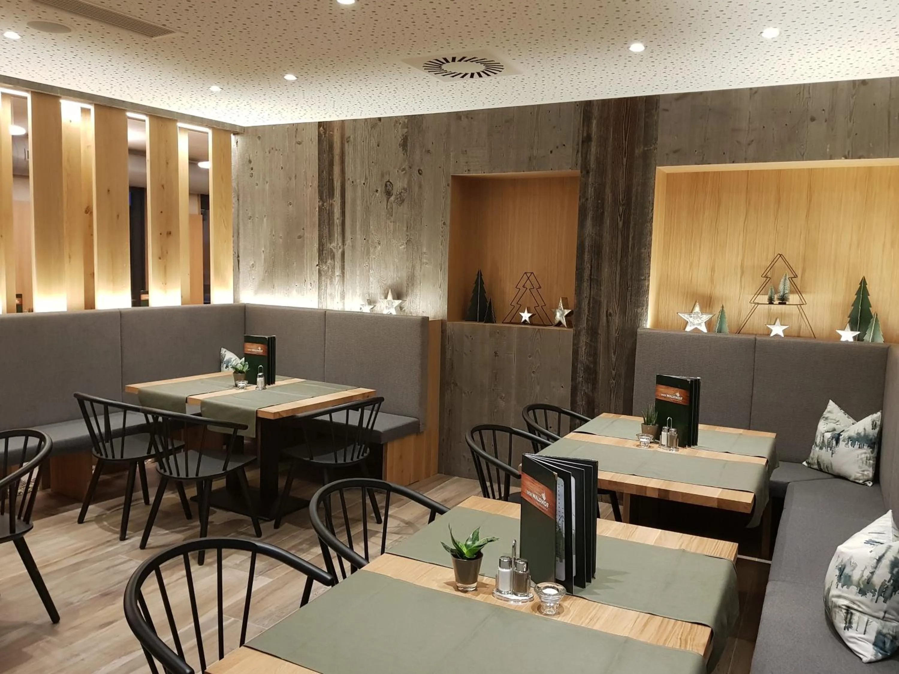 Restaurant/places to eat in Hotel Der Waldhof