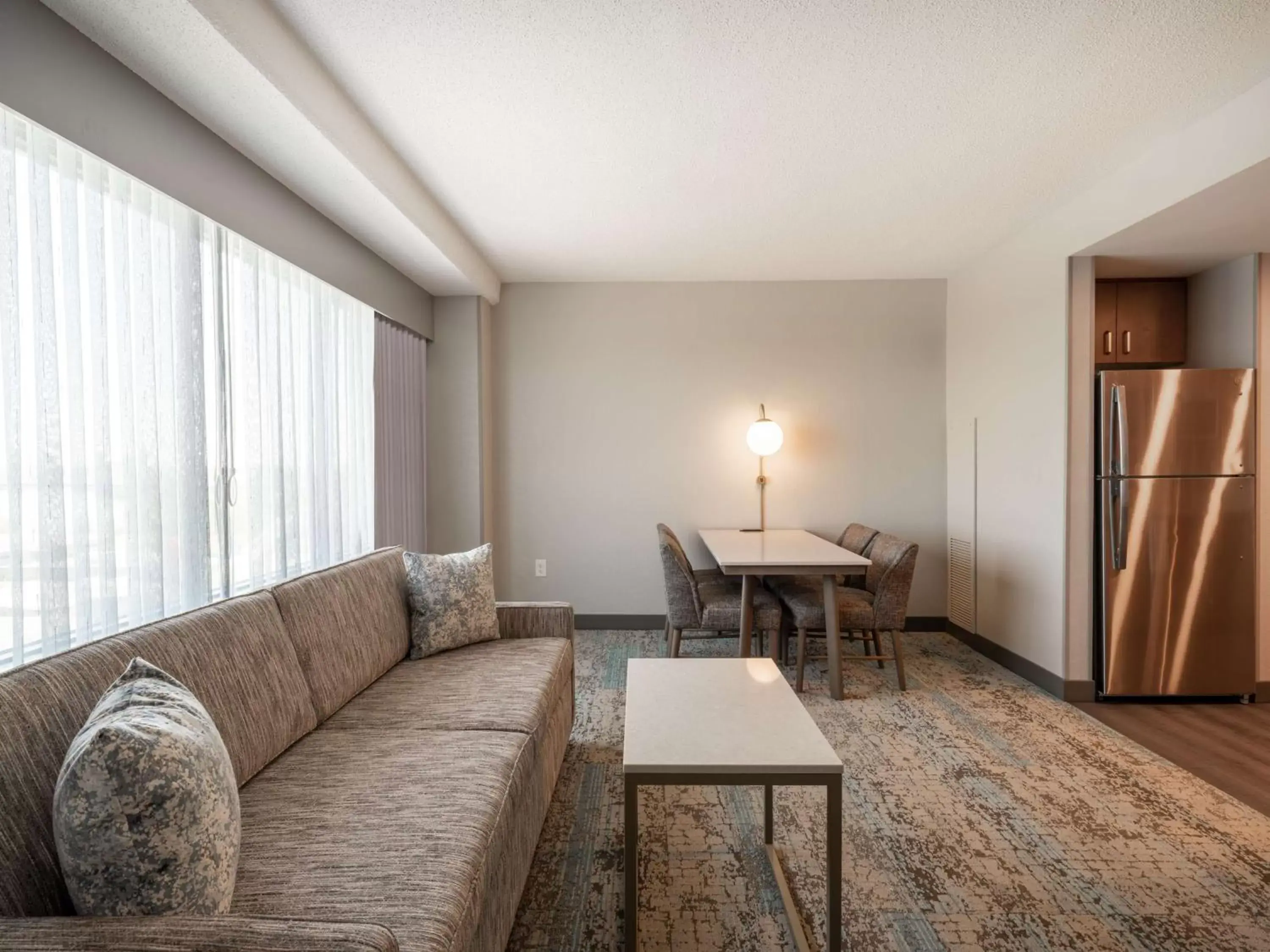 Living room, Seating Area in Homewood Suites By Hilton Toledo Downtown