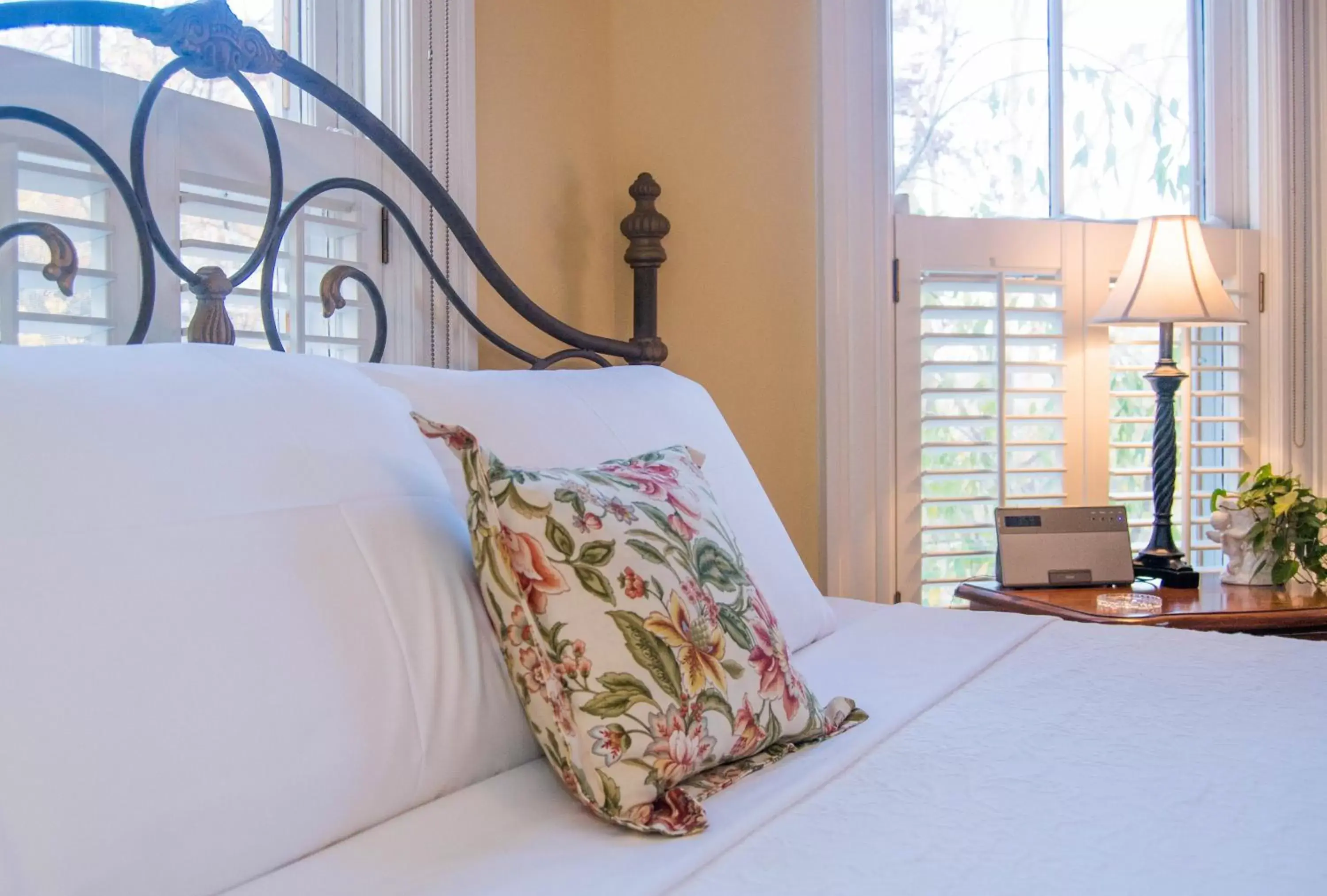 Bedroom, Bed in Oak Hill On Love Lane Bed and Breakfast Inn