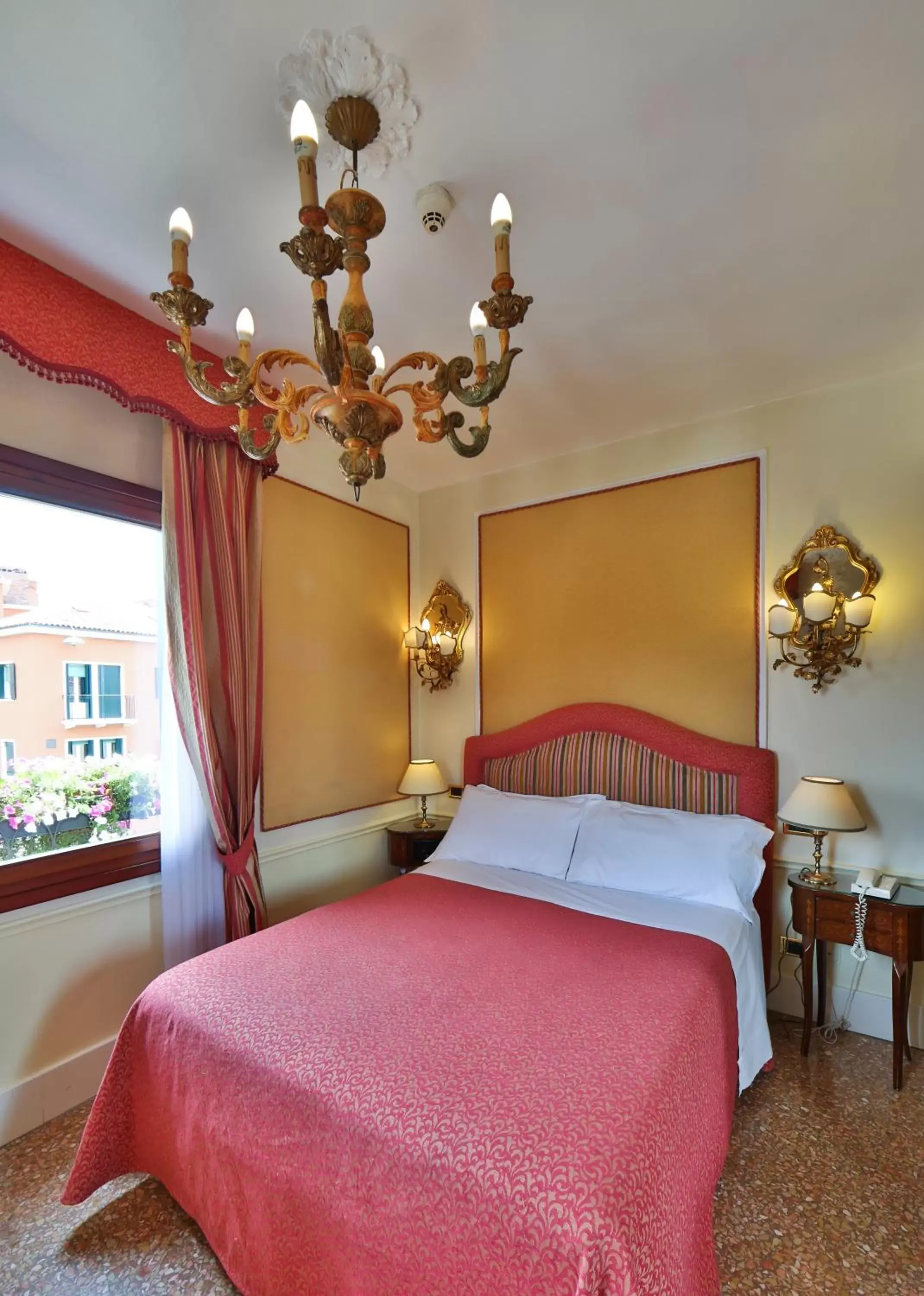 Photo of the whole room, Bed in Hotel Arlecchino