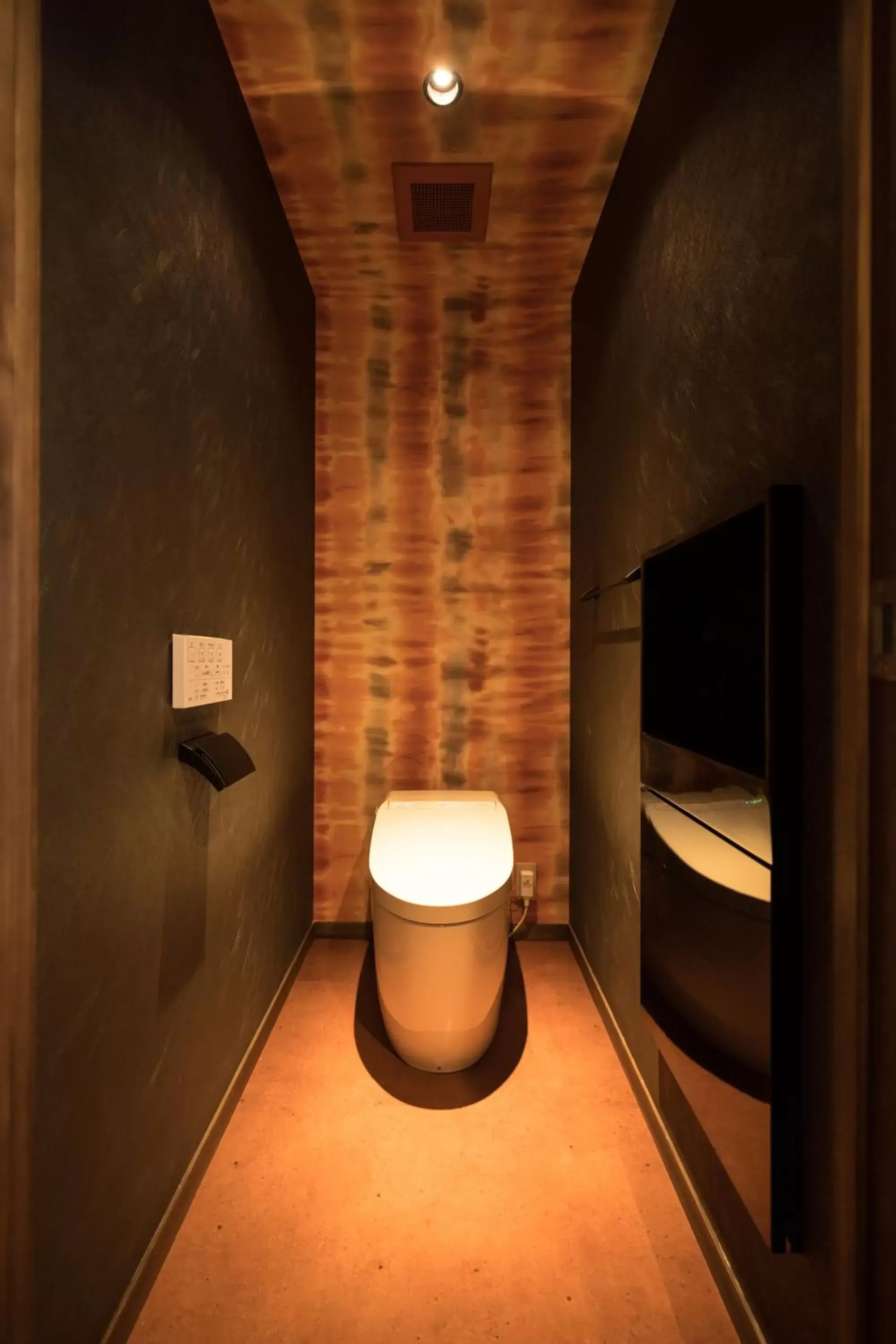 Deluxe Room with Tatami Area (Higashiyama) in HOTEL SHIKISAI KYOTO Deluxe Room with Tatami Area (Higashiyama) in HOTEL SHIKISAI KYOTO