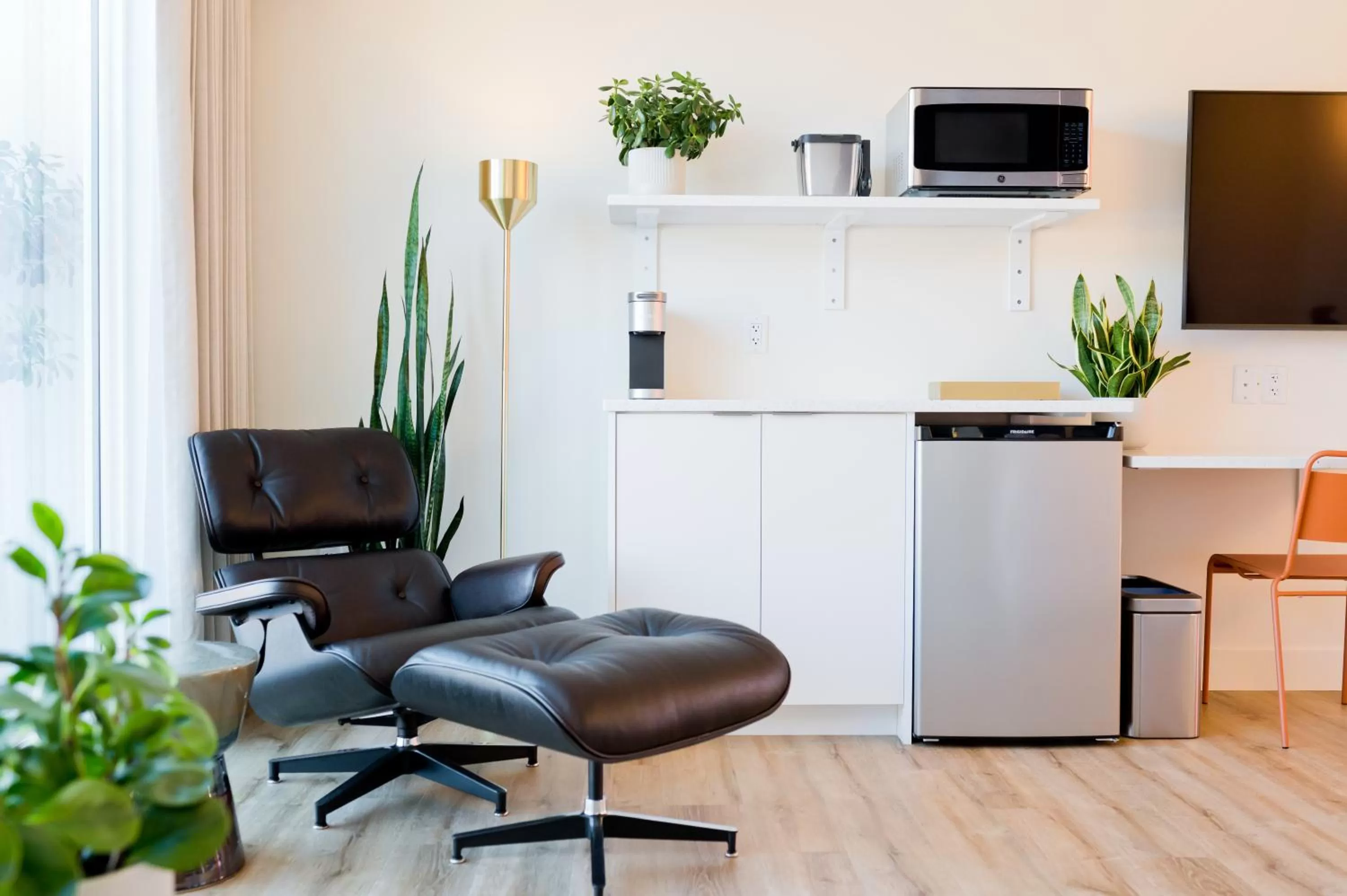 Seating area in Skyview Hotel