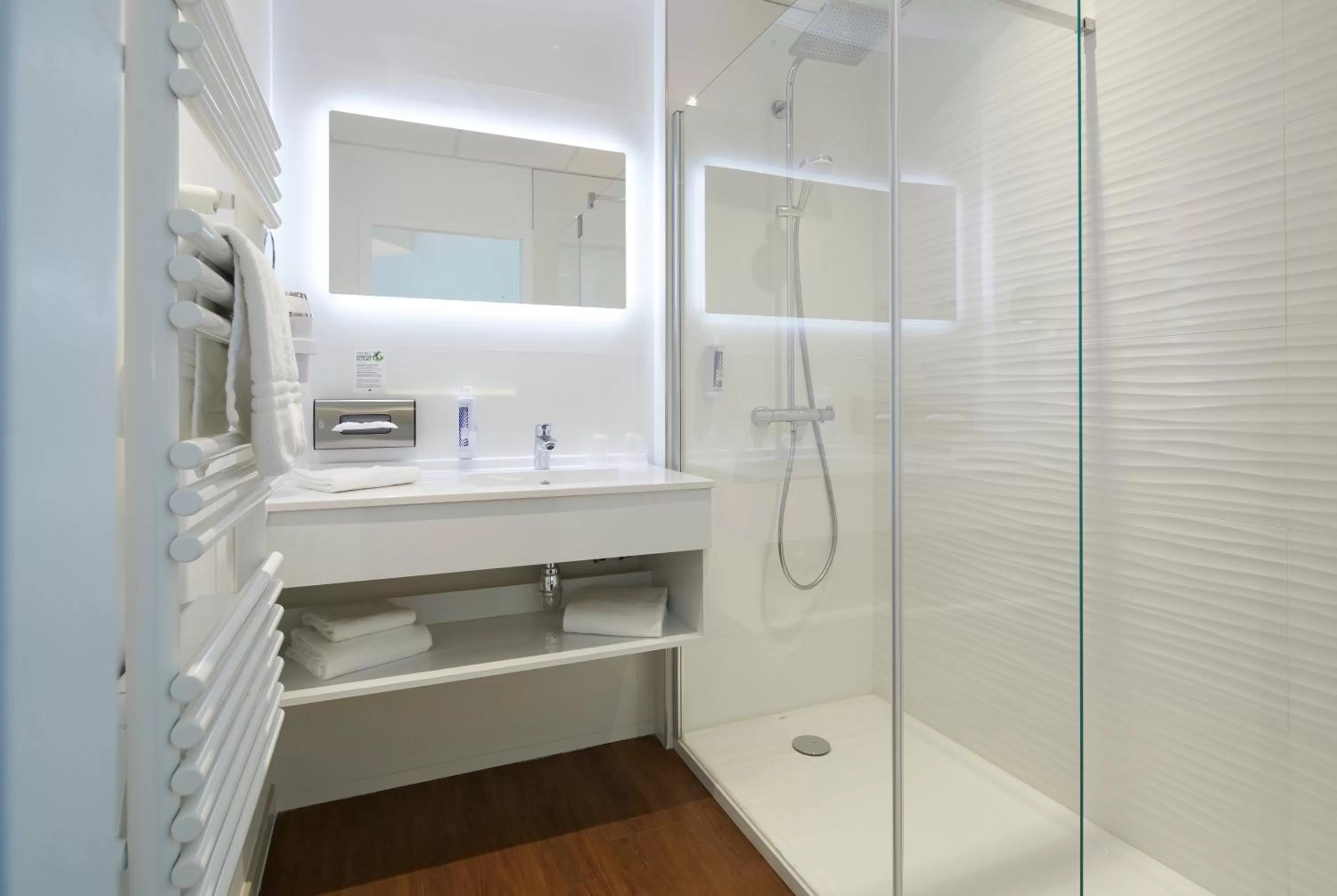 Bathroom in Westotel Tours Val de Loire