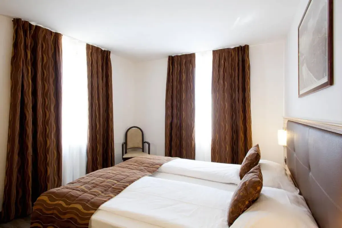 Bedroom, Bed in Hotel Portici - Romantik & Wellness