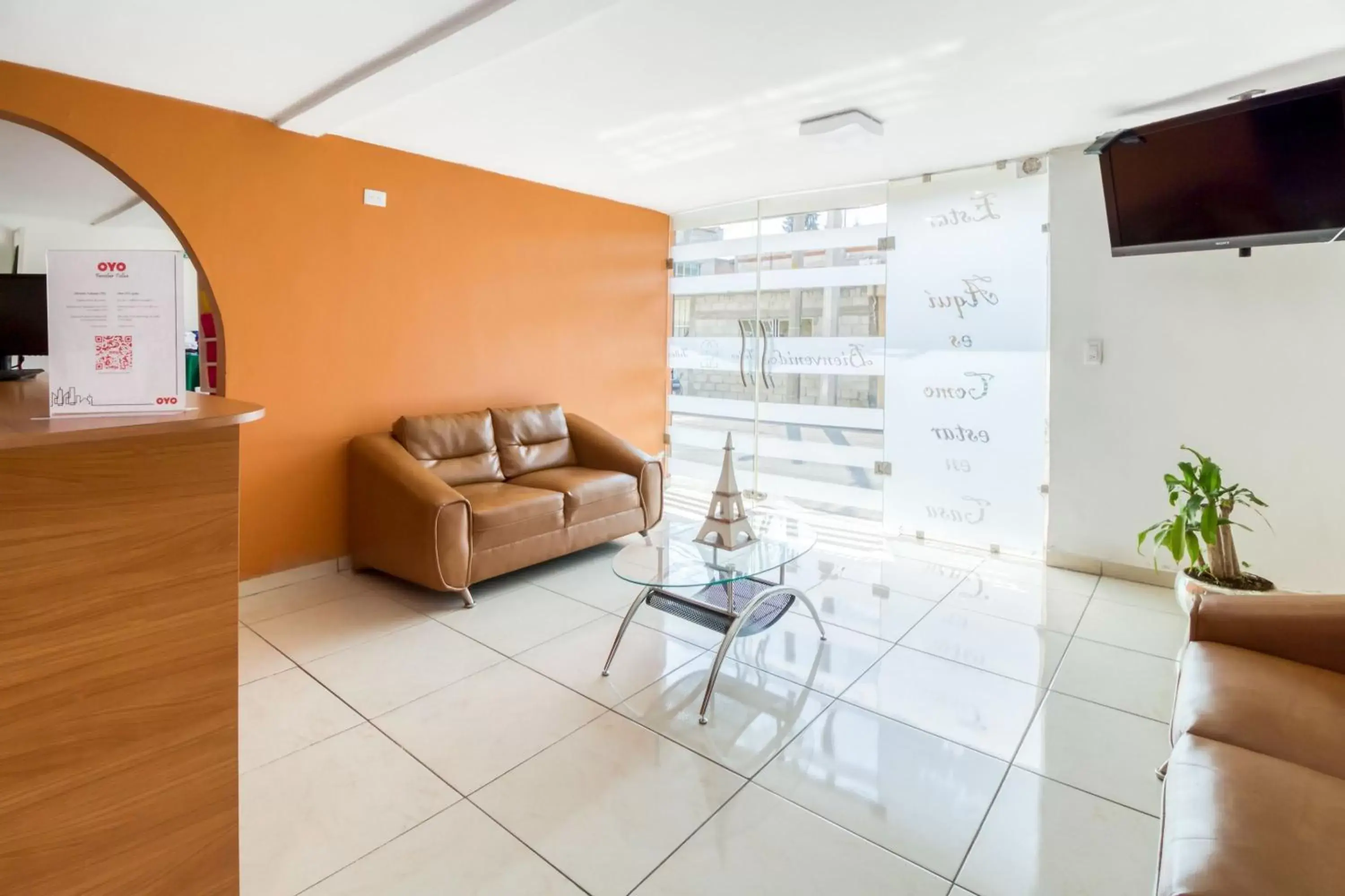 Lobby or reception, Seating Area in OYO Hotel Familiar Tollan