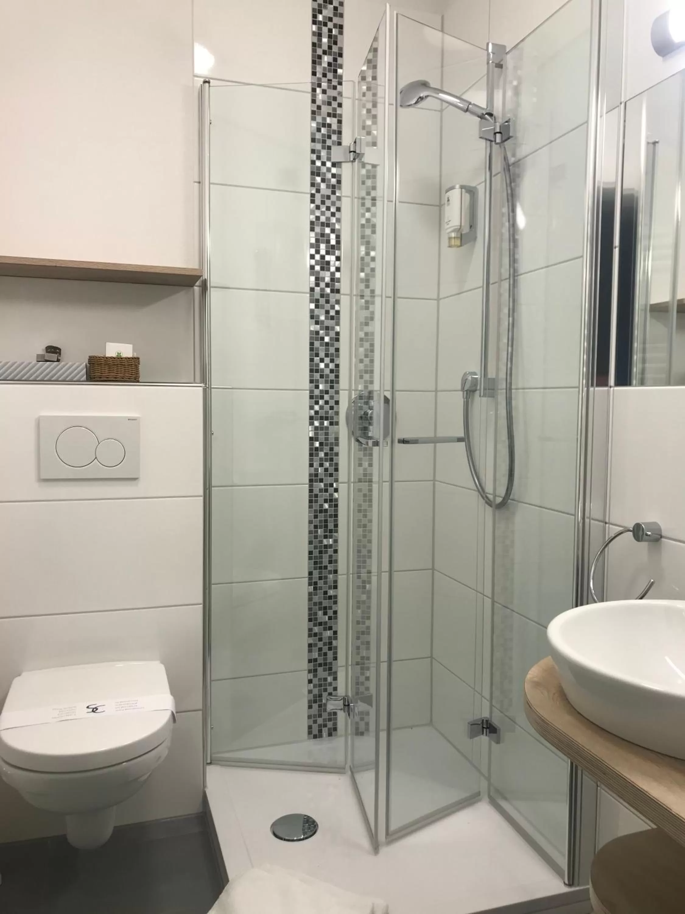 Bathroom in Flair Hotel zum Storchen