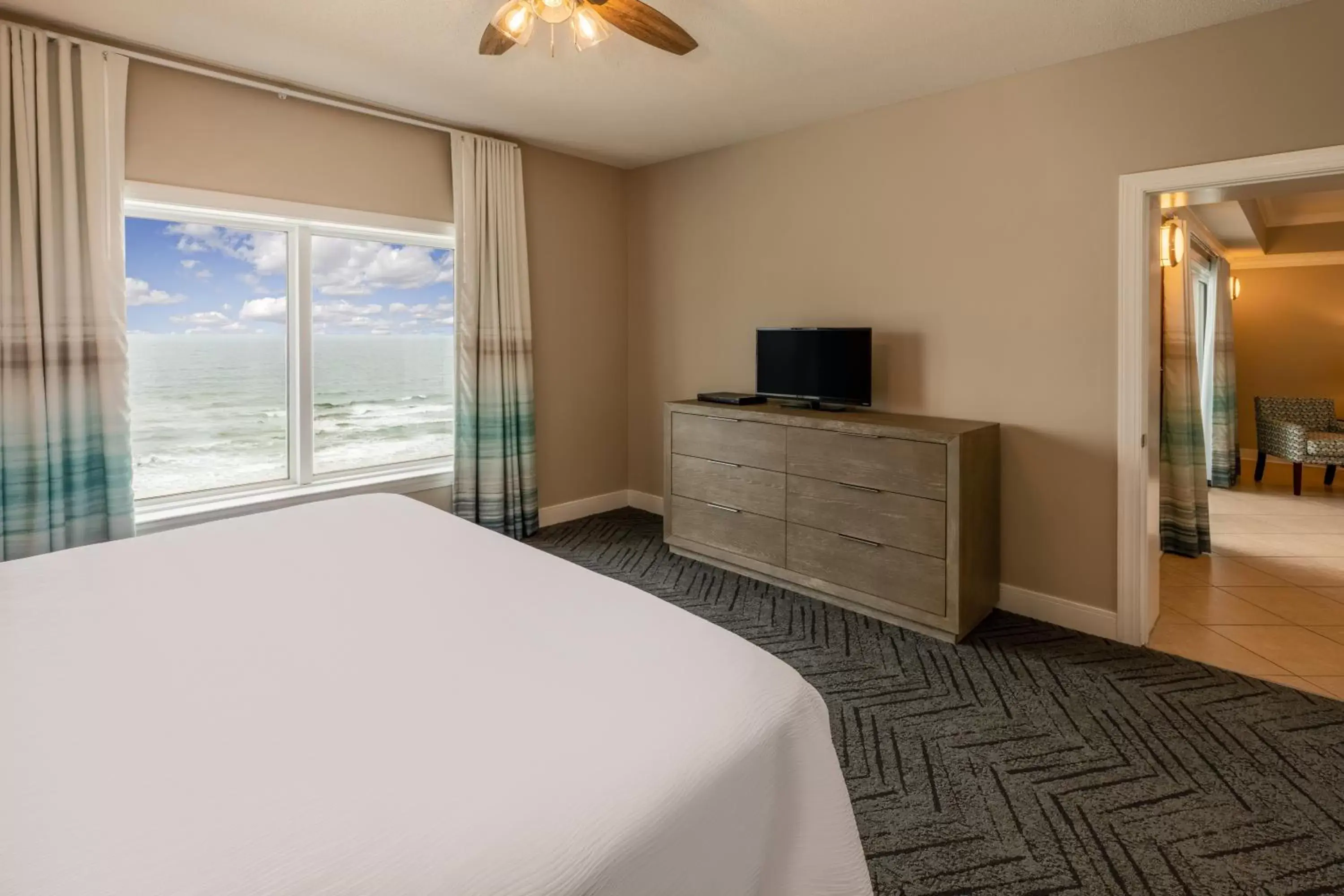 Bed in Escapes! To The Shores Orange Beach, A Ramada by Wyndham