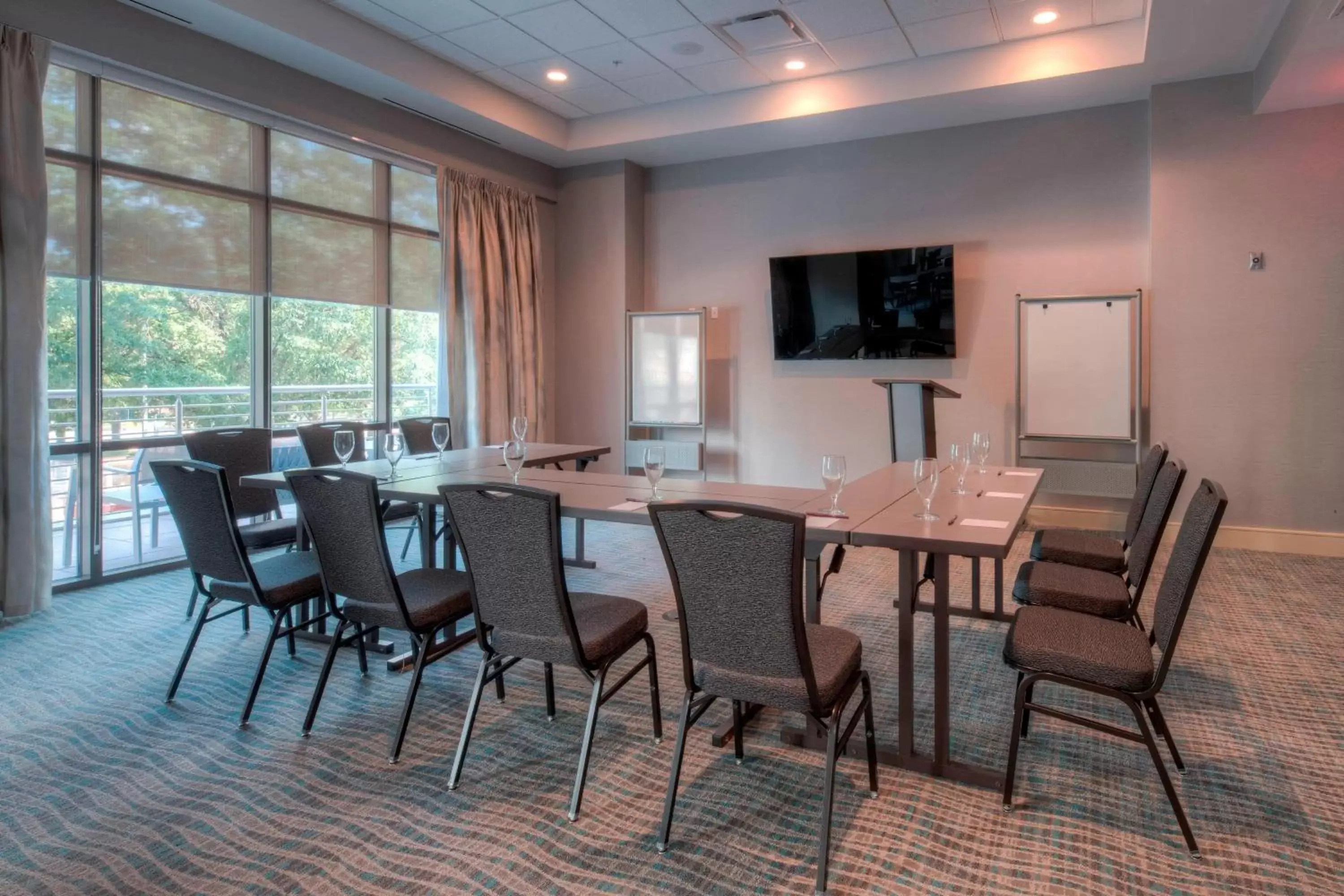 Meeting/conference room, Dining Area in Residence Inn by Marriott Raleigh Downtown