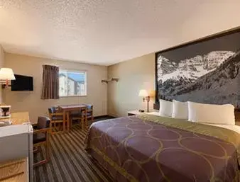 King Room - Non-Smoking in Travelodge by Wyndham Loveland/Fort Collins Area