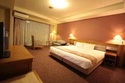 Photo of the whole room, Bed in Sendai Hills Hotel