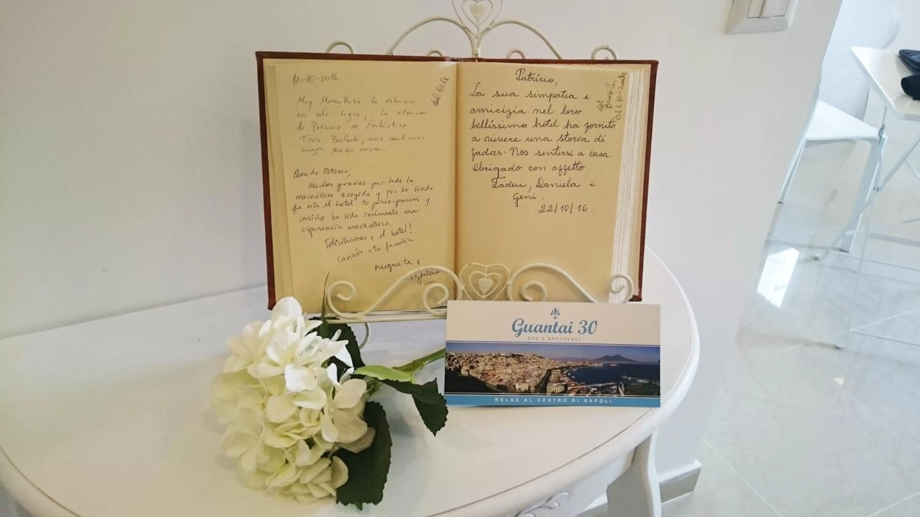 Communal lounge/ TV room in Guantai 30