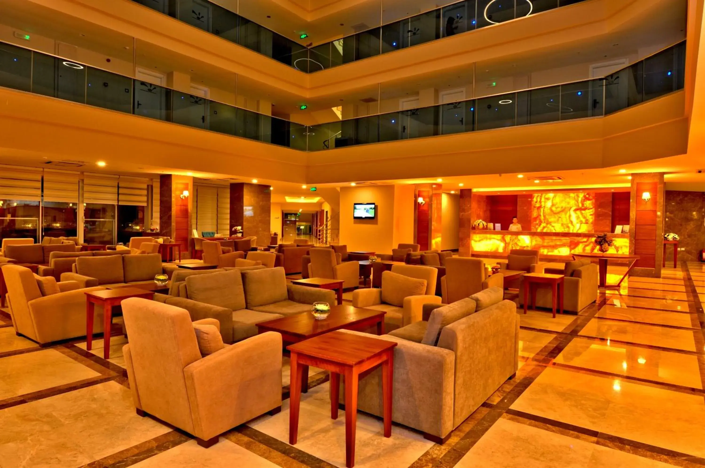 Lobby or reception, Lounge/Bar in Ramada Resort Side