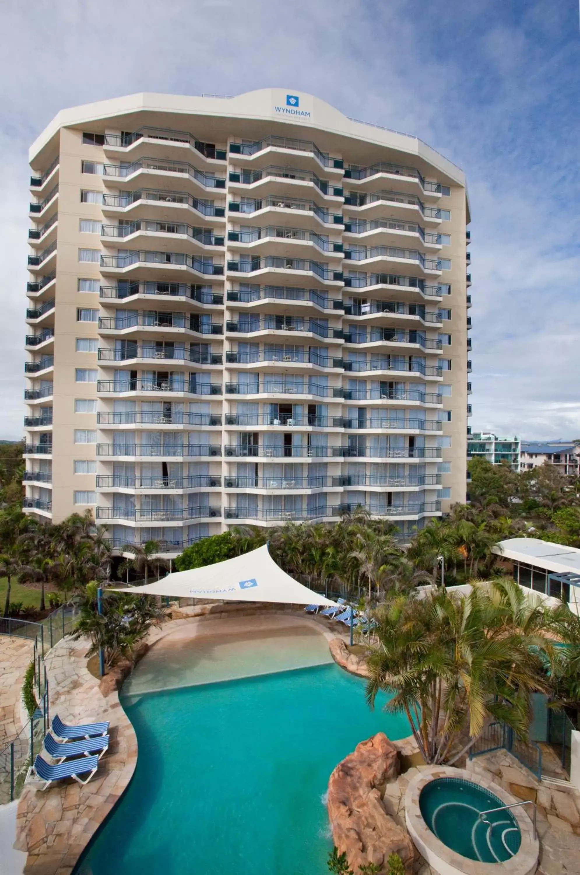 Property building, Swimming Pool in Club Wyndham Kirra Beach