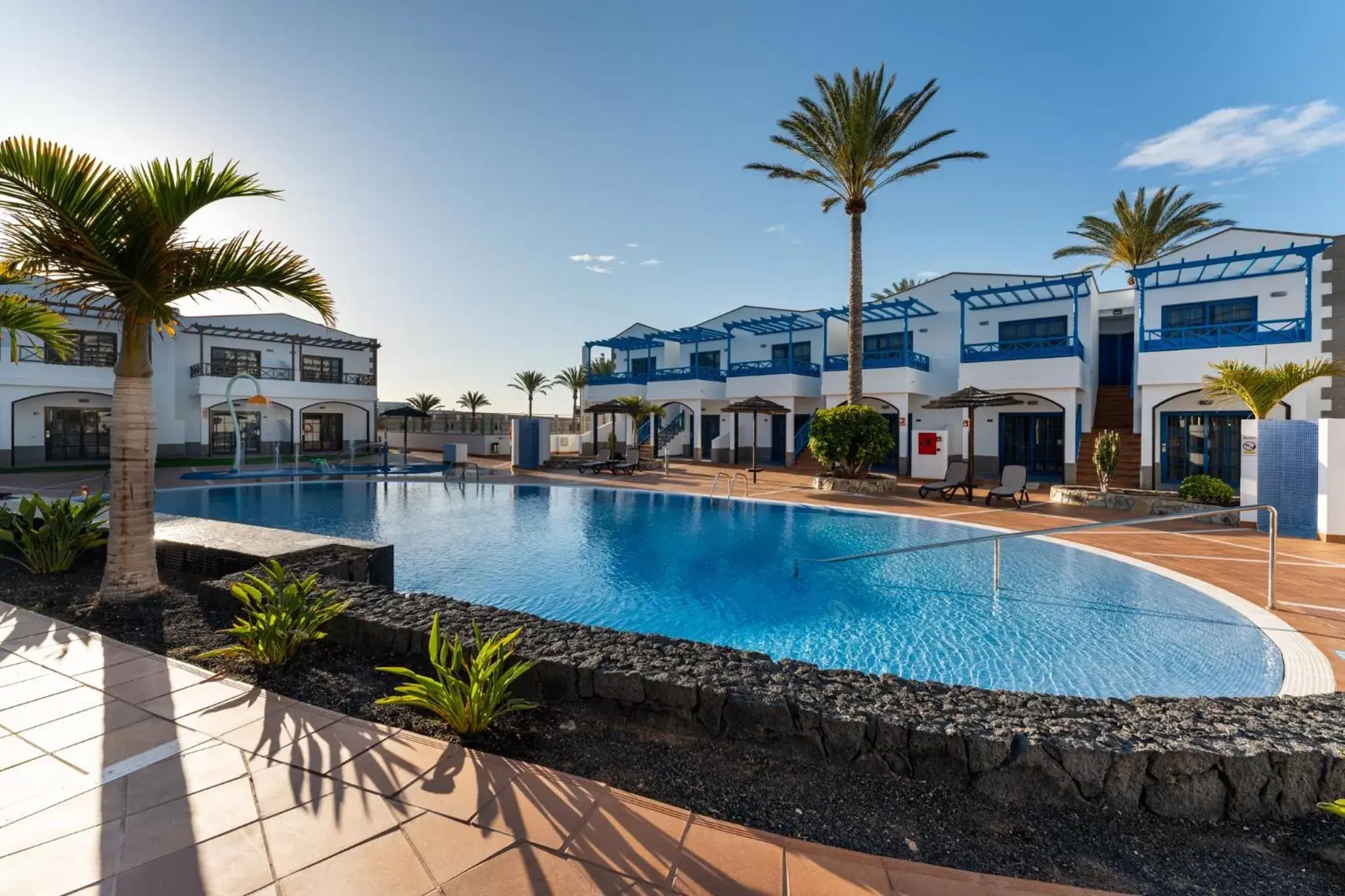 Swimming Pool in Hotel Mirador Papagayo by LIVVO