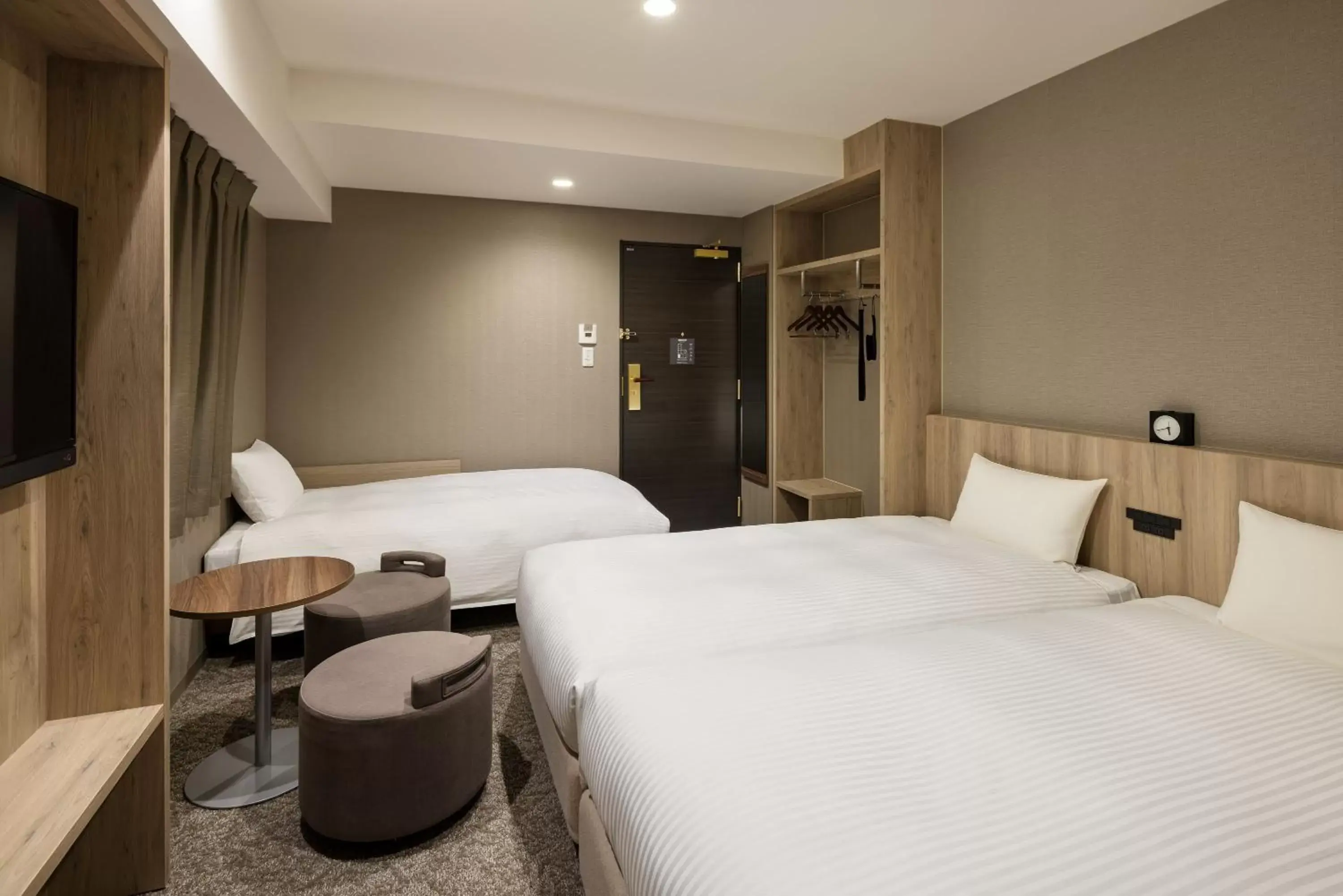 Deluxe Twin Room with Sofa bed in the b namba-kuromon Deluxe Twin Room with Sofa bed in the b namba-kuromon