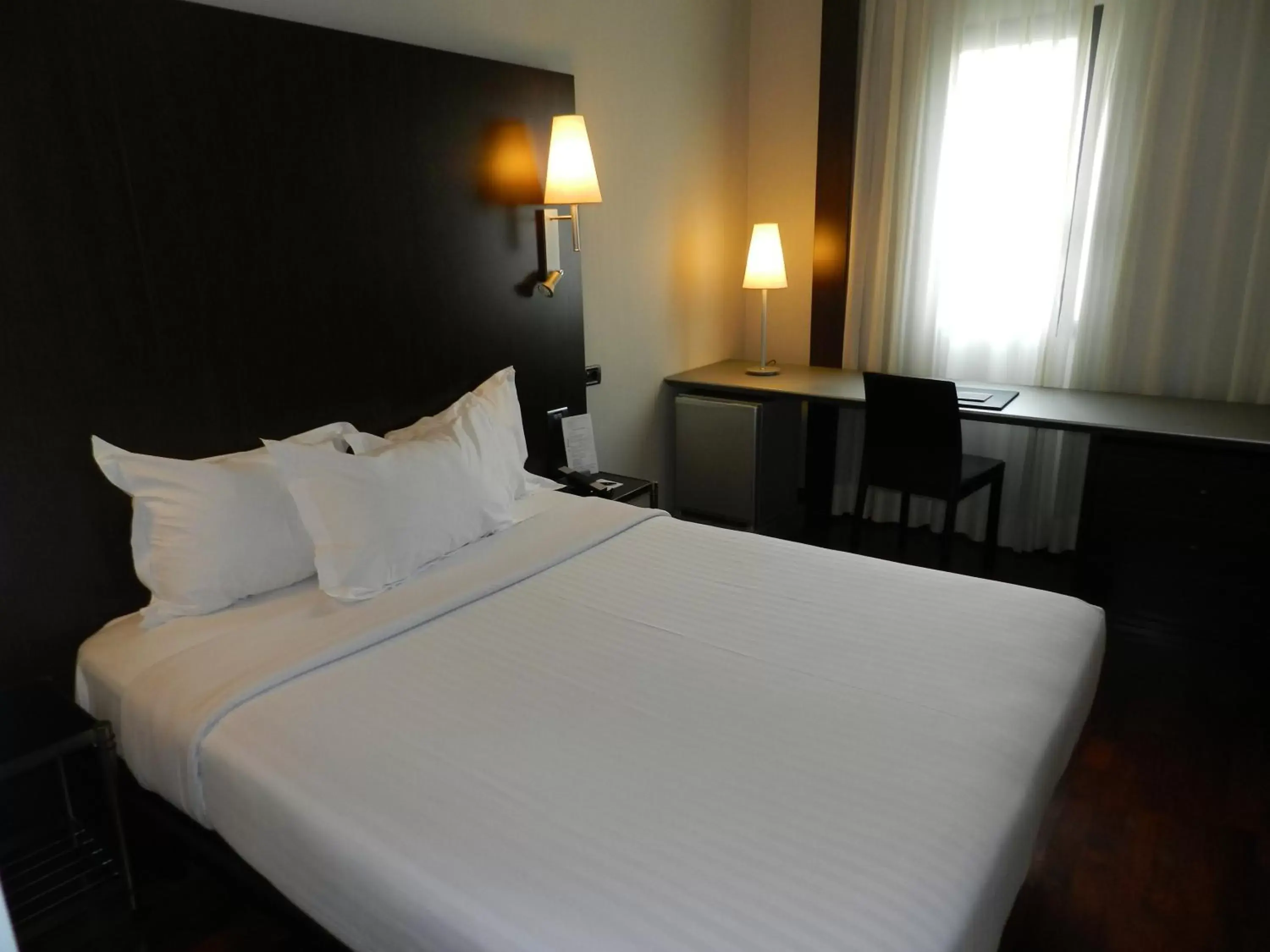 Bedroom, Bed in Hotel Vilamarí