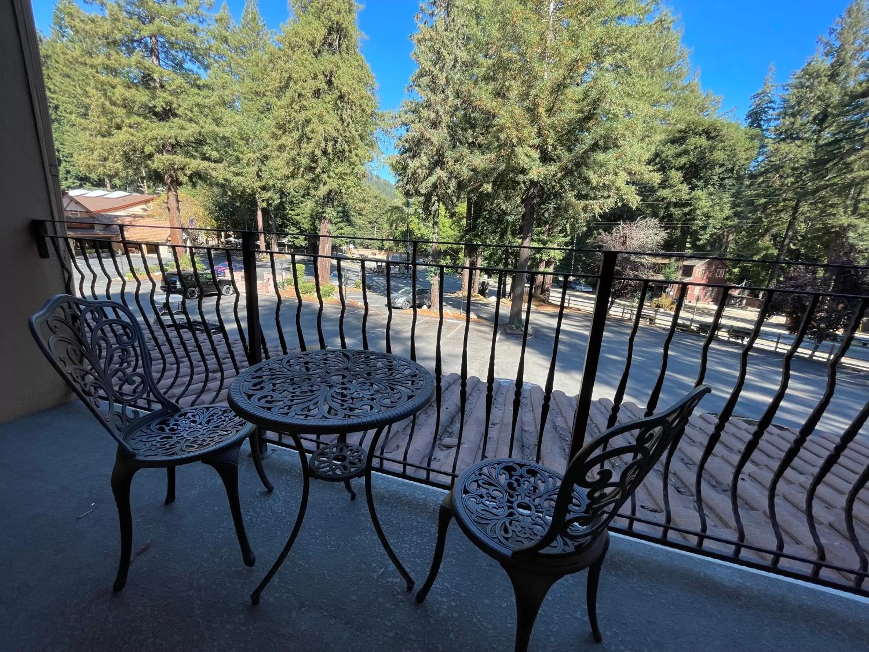 Patio in The Historic Brookdale Lodge, Santa Cruz Mountains