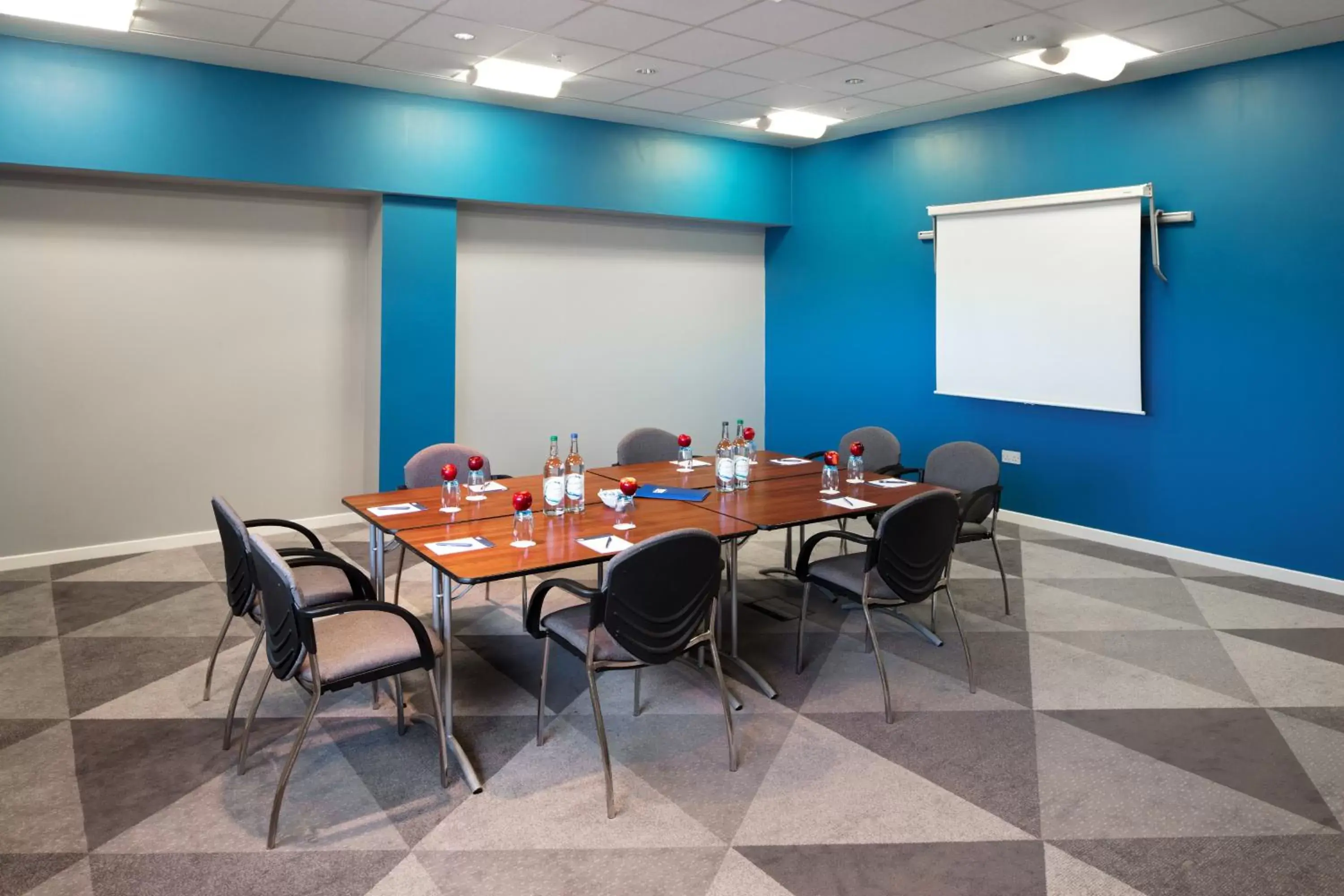 Meeting/conference room in Holiday Inn Express Hull City Centre, an IHG Hotel