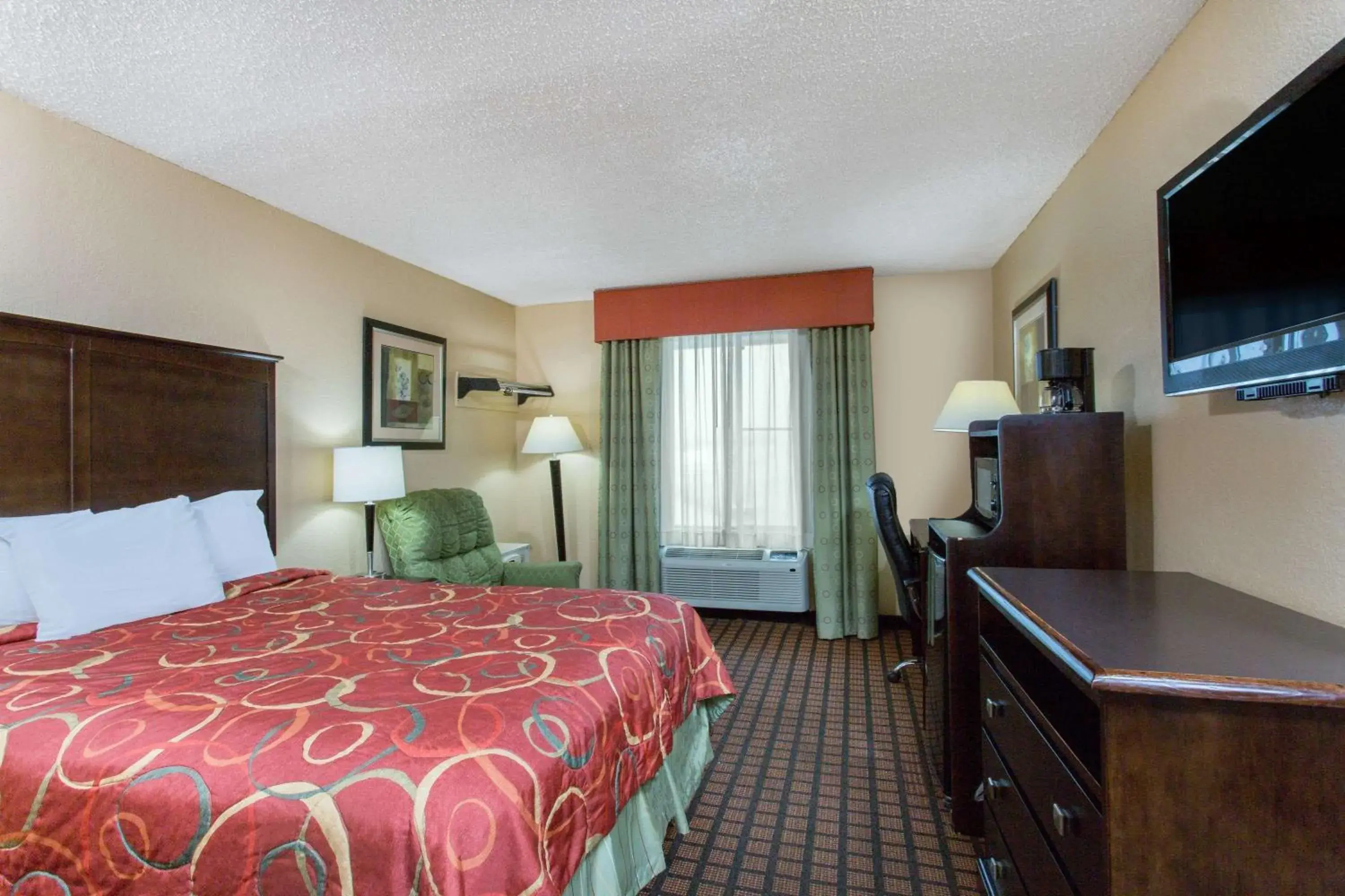 Photo of the whole room in Super 8 by Wyndham Texarkana AR