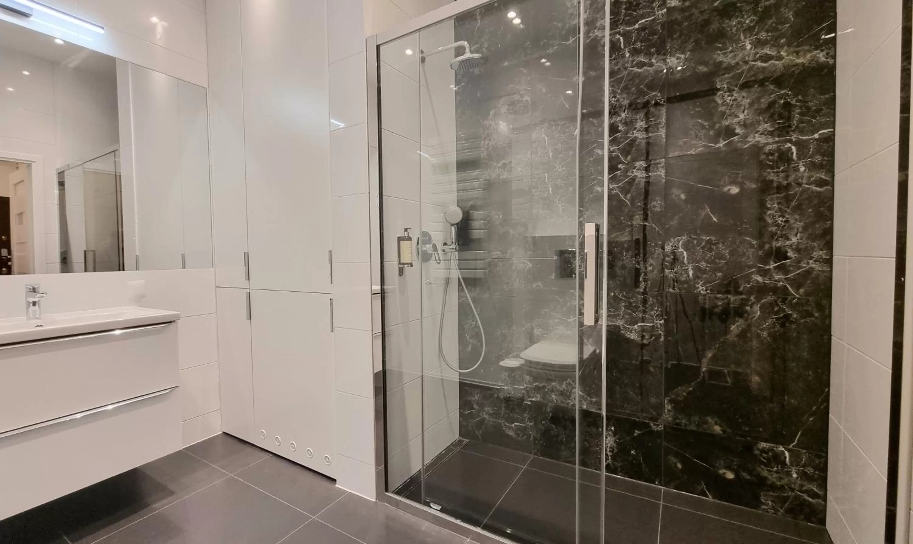 Shower, Bathroom in NOOK NOOK Apartments Katarzyny 2