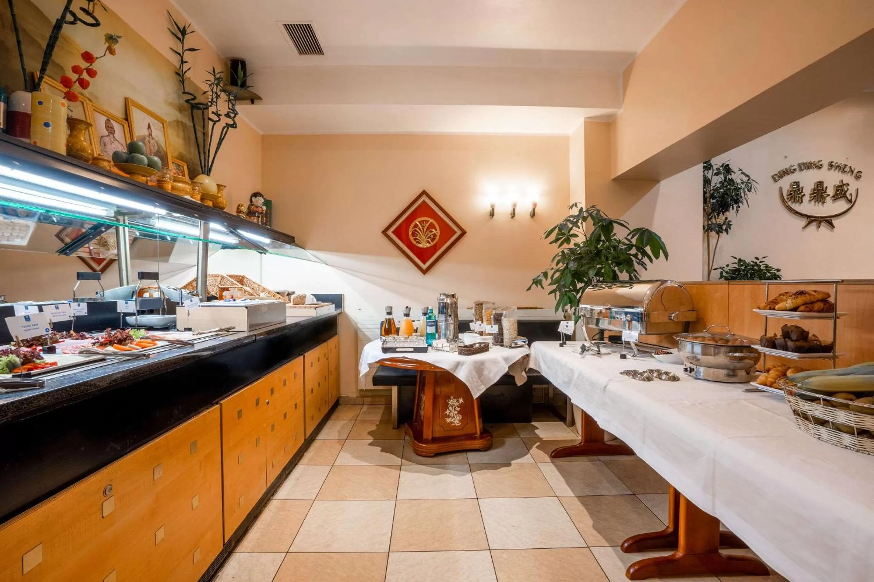 Restaurant/places to eat in Comfort Hotel Frankfurt Central Station