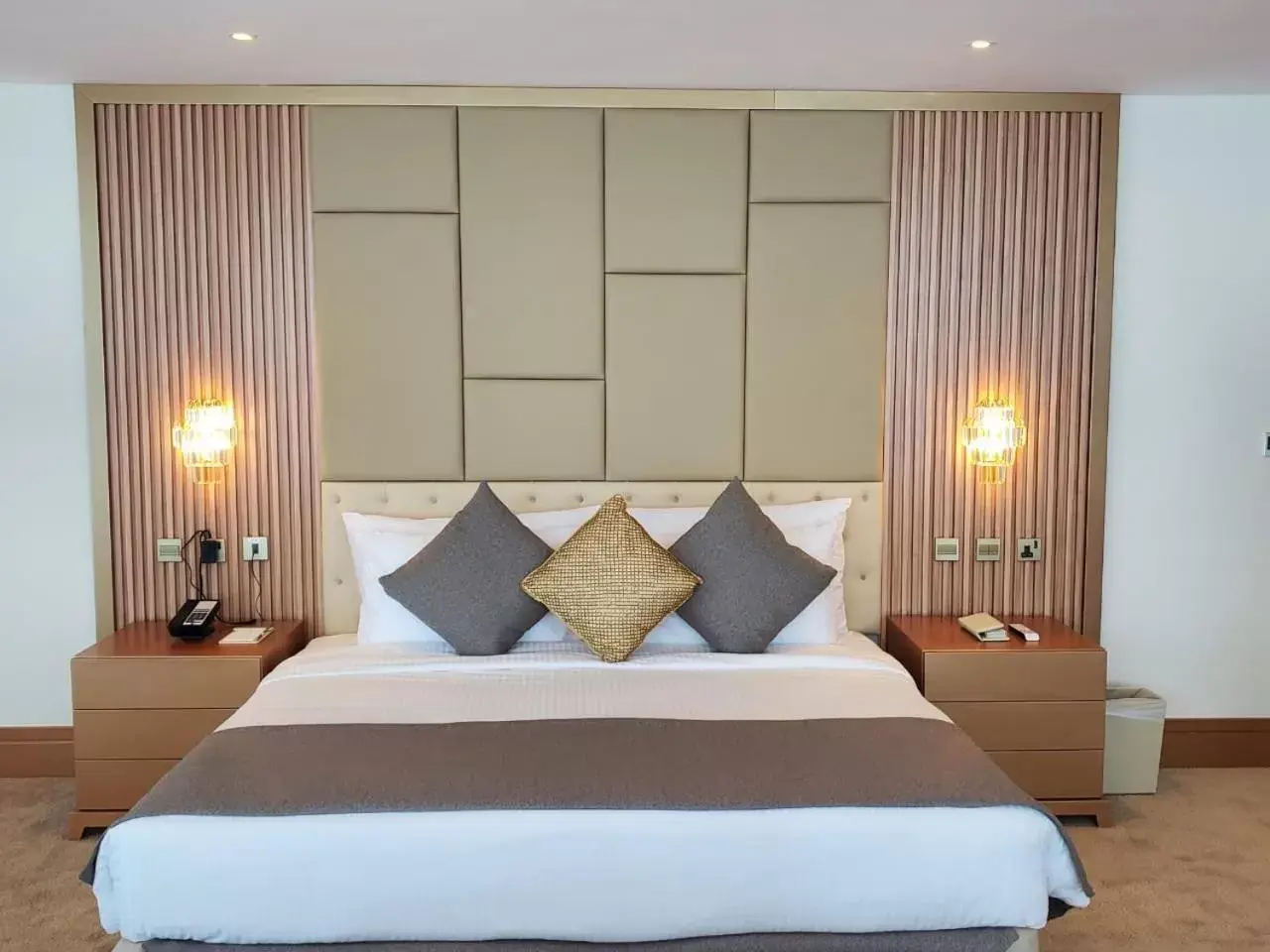 Bedroom, Bed in Al Bahar Hotel & Resort
