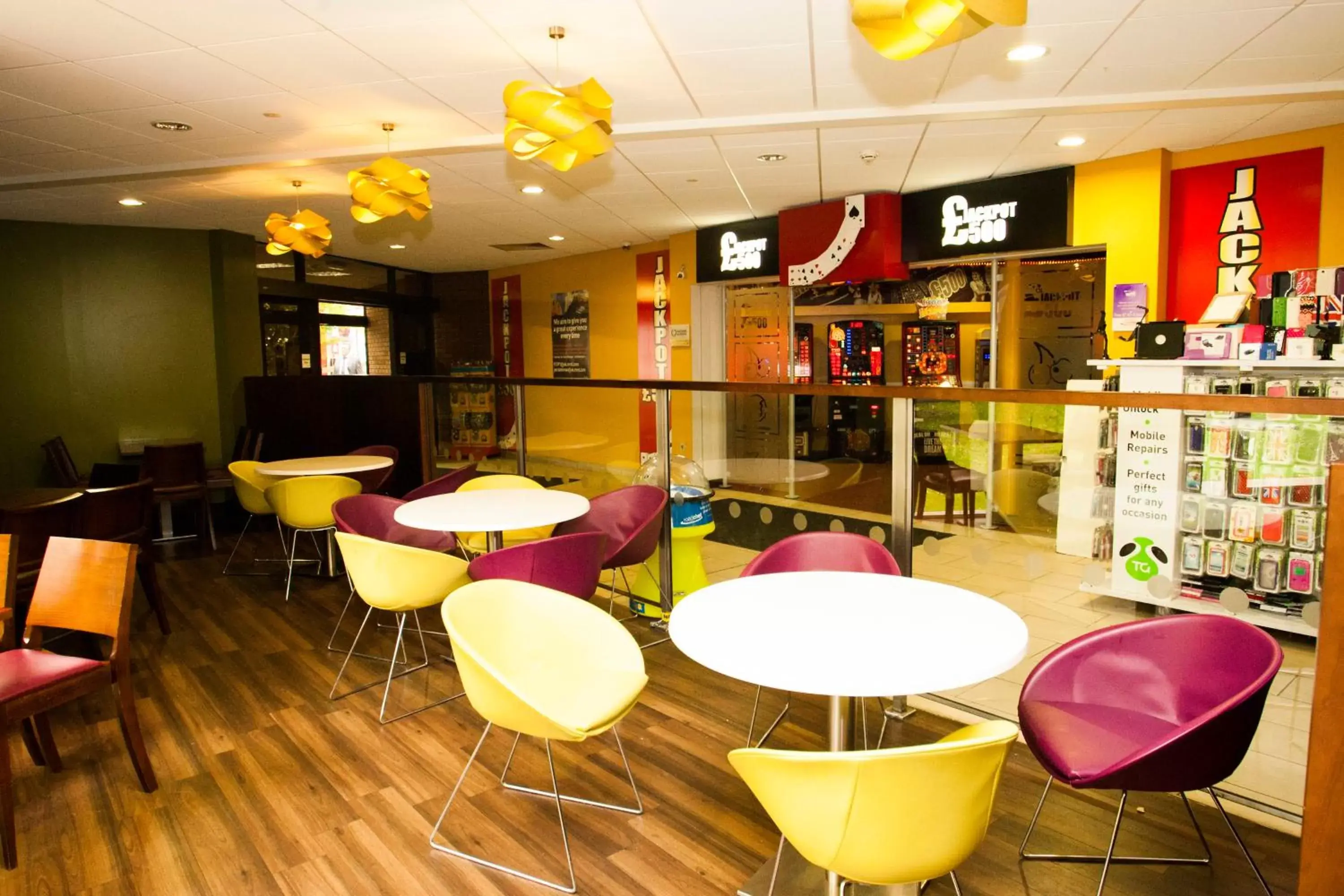 Restaurant/places to eat, Lounge/Bar in Days Inn Southampton Rownhams