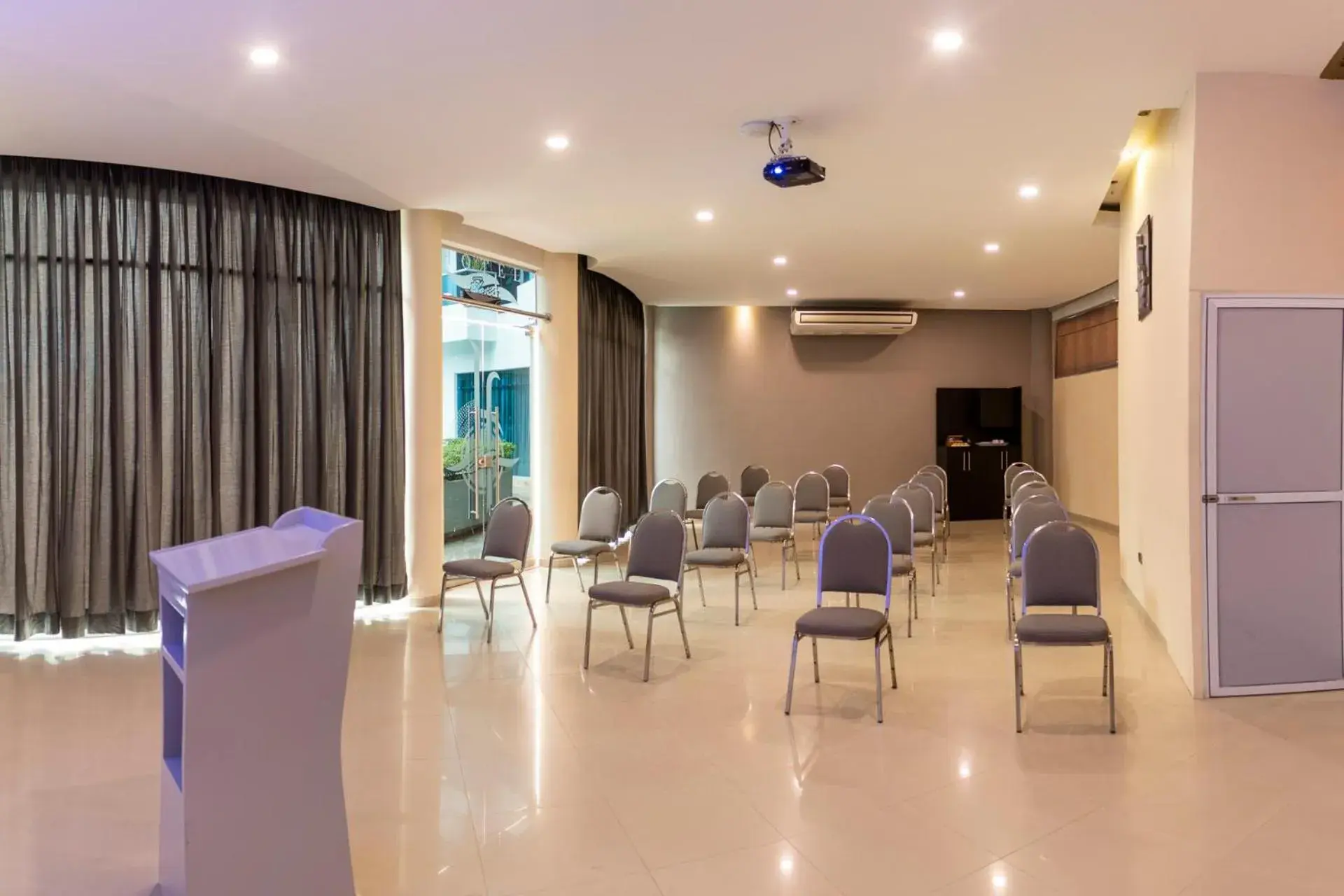 Business facilities in Hotel Florida Sinú