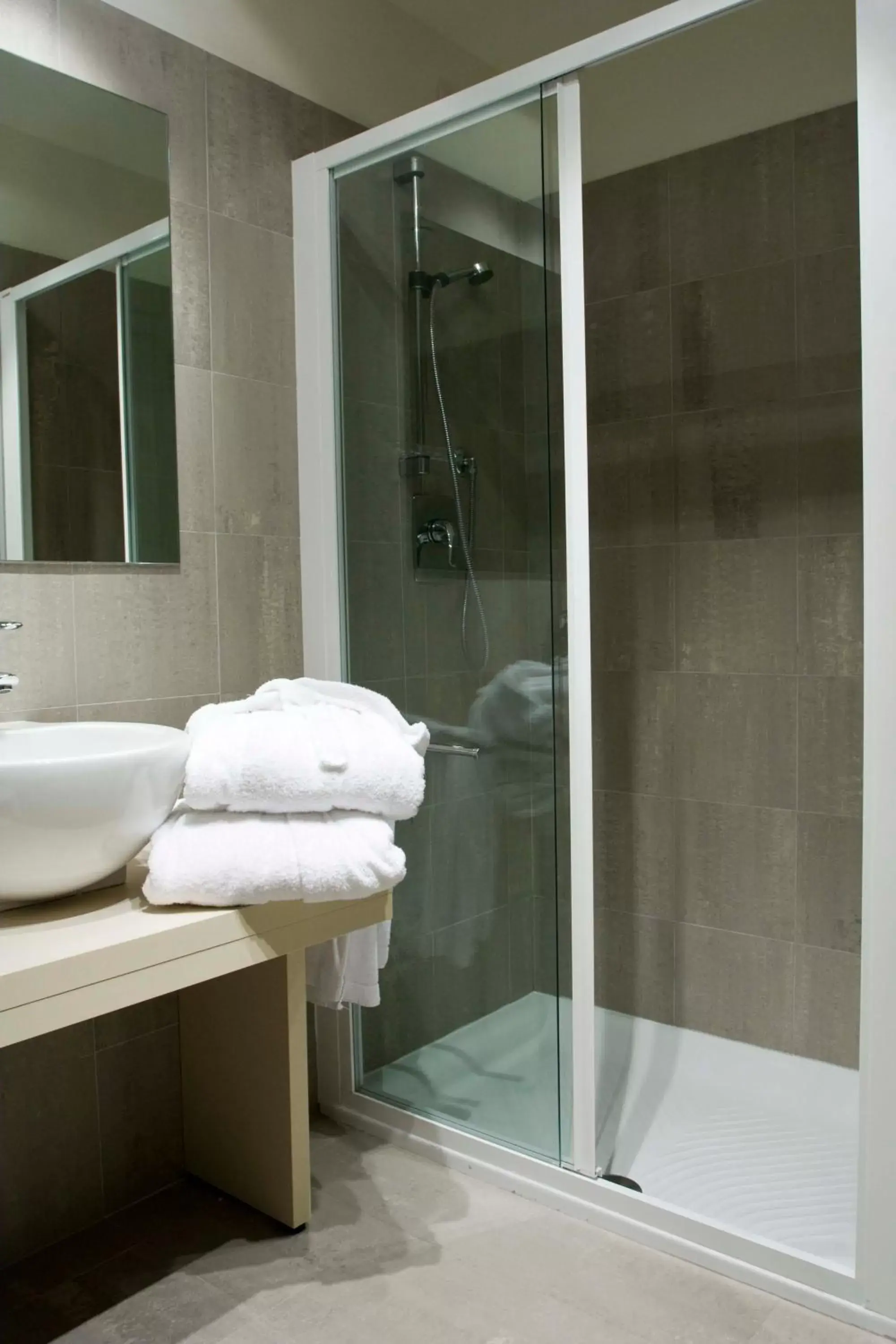 Shower, Bathroom in Hotel Cube