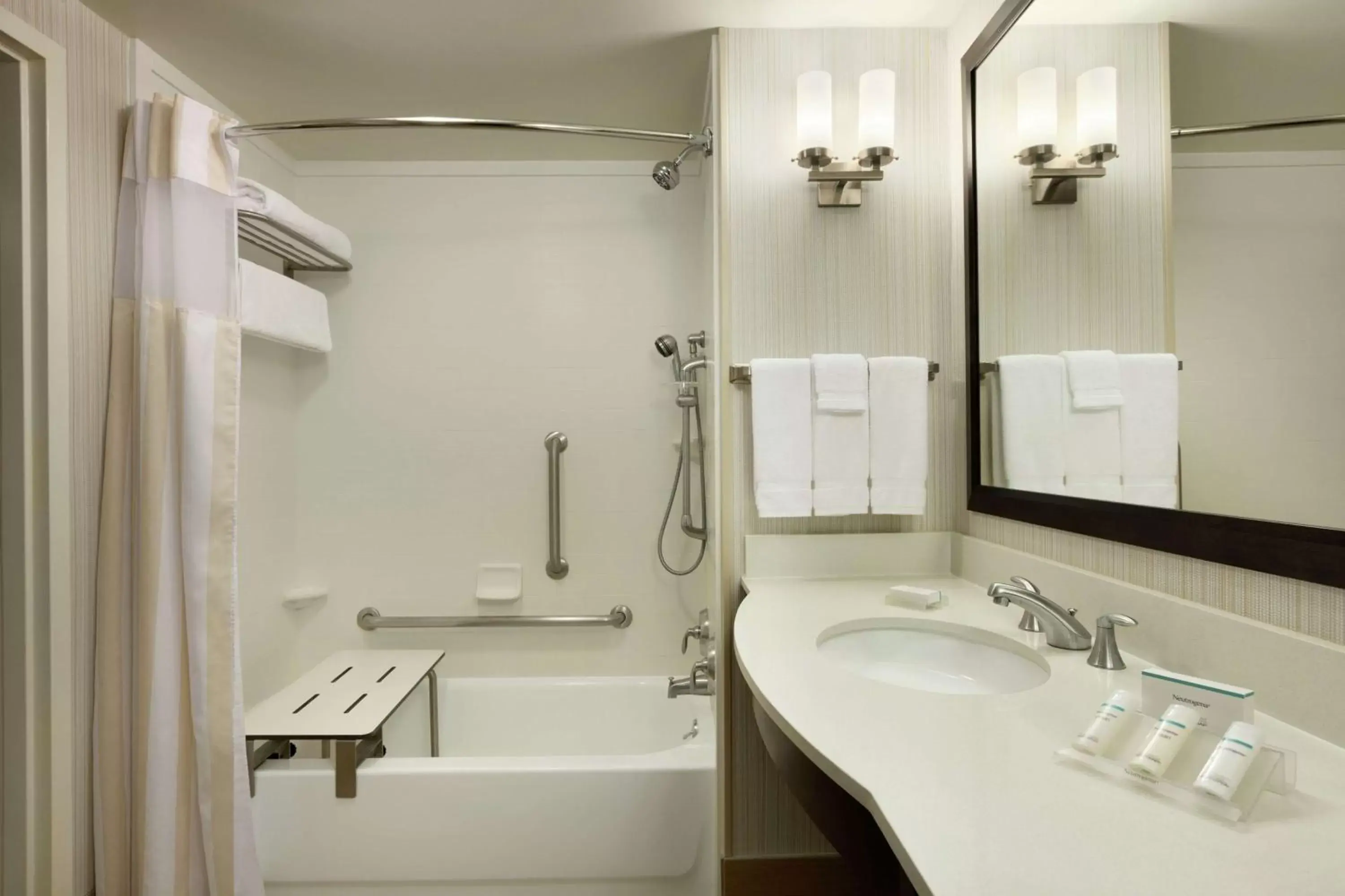 Bathroom in Hilton Garden Inn Rochester/Pittsford Bathroom in Hilton Garden Inn Rochester/Pittsford