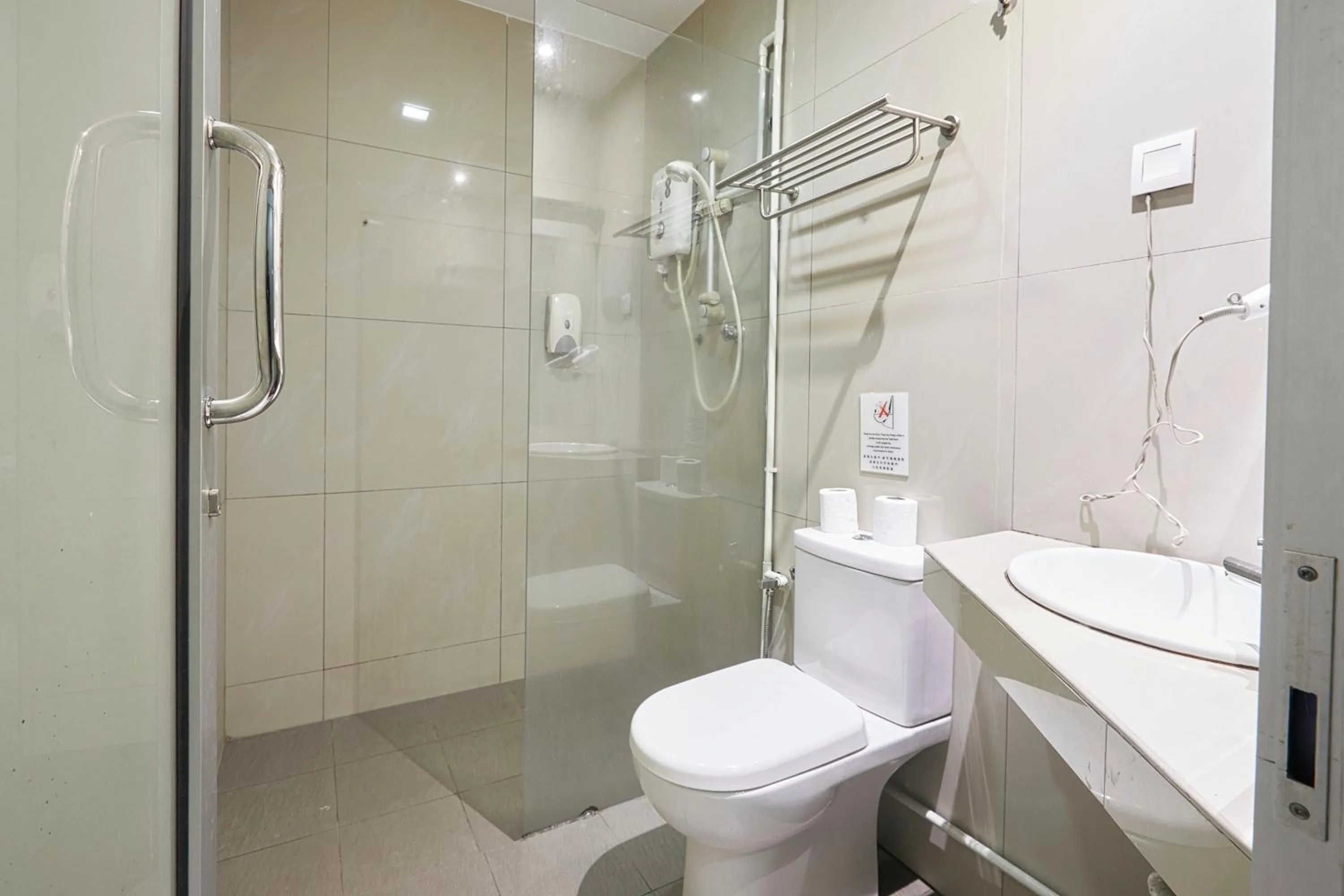 Bathroom in D'New 1 Hotel Near Sunway Pyramid, 6 Min Only