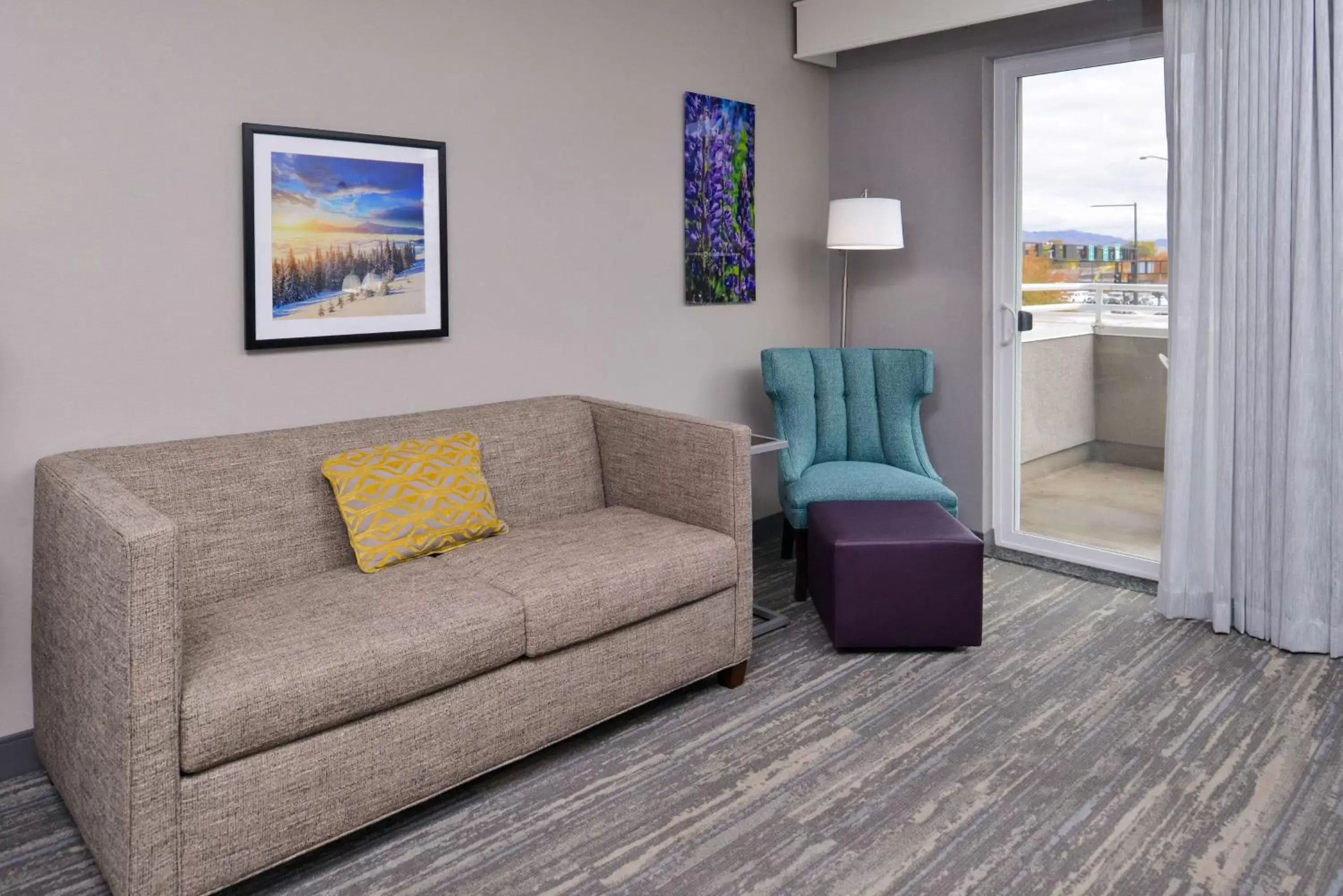 View (from property/room), Seating Area in Hampton Inn & Suites Boise/Spectrum