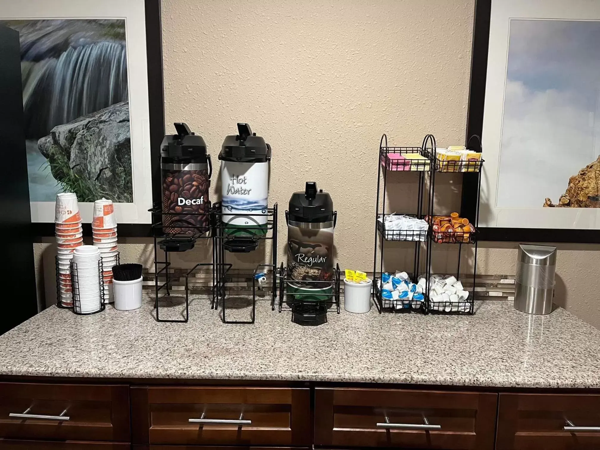 Coffee/tea facilities in Quality Inn & Suites Bradford