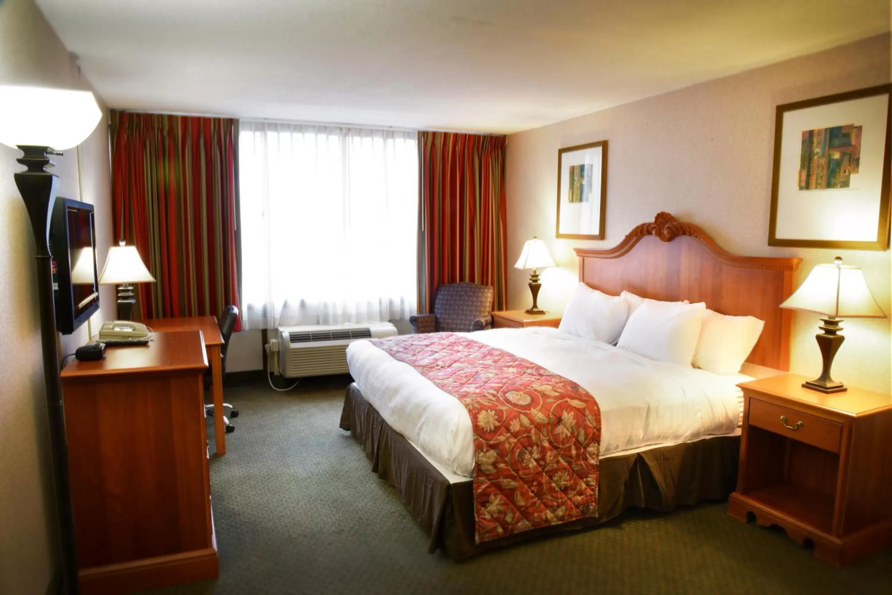 King Room - Disability Access/Non-Smoking in Ramada by Wyndham Triangle/Quantico