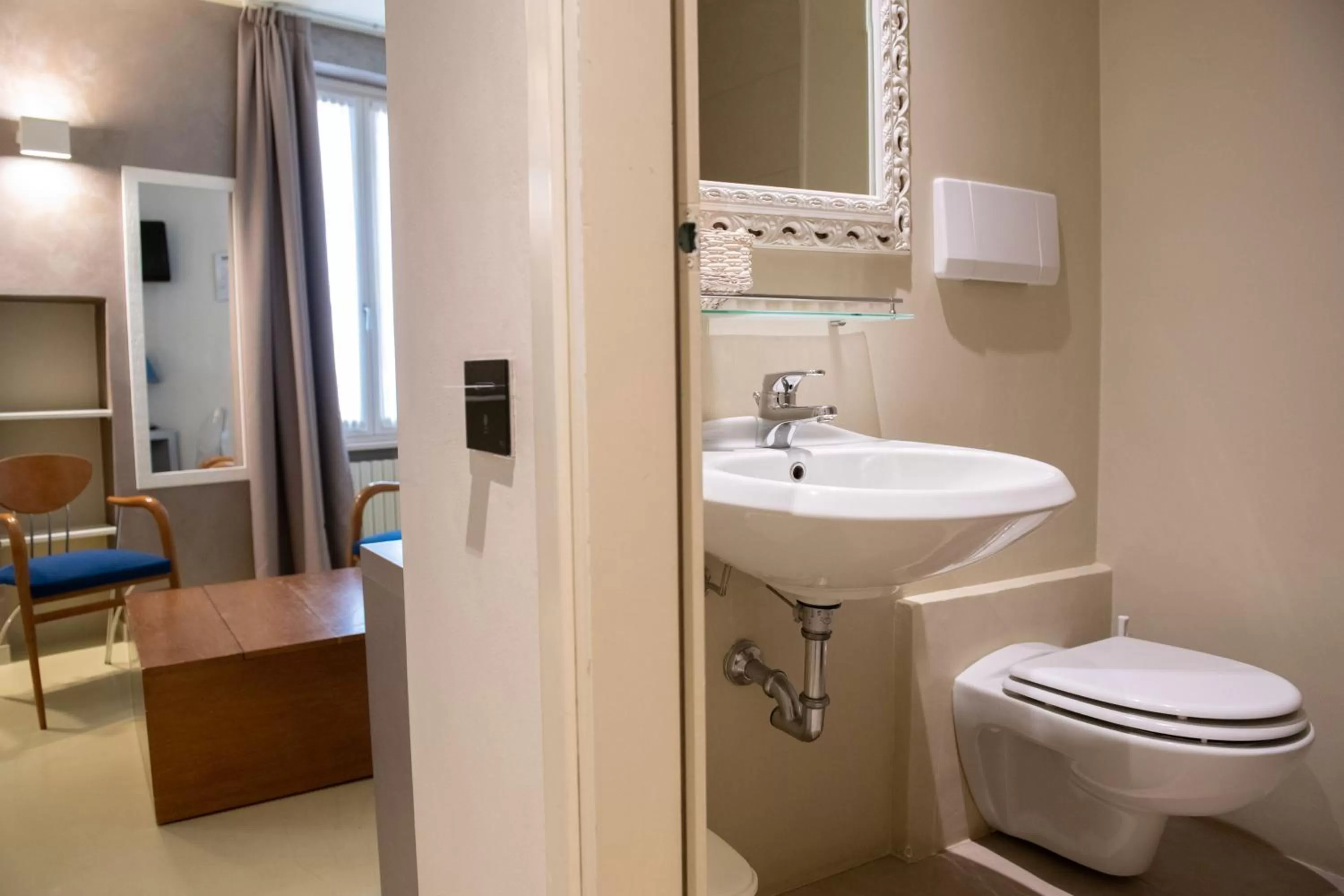 Bathroom in Alessi Hotel Trattoria