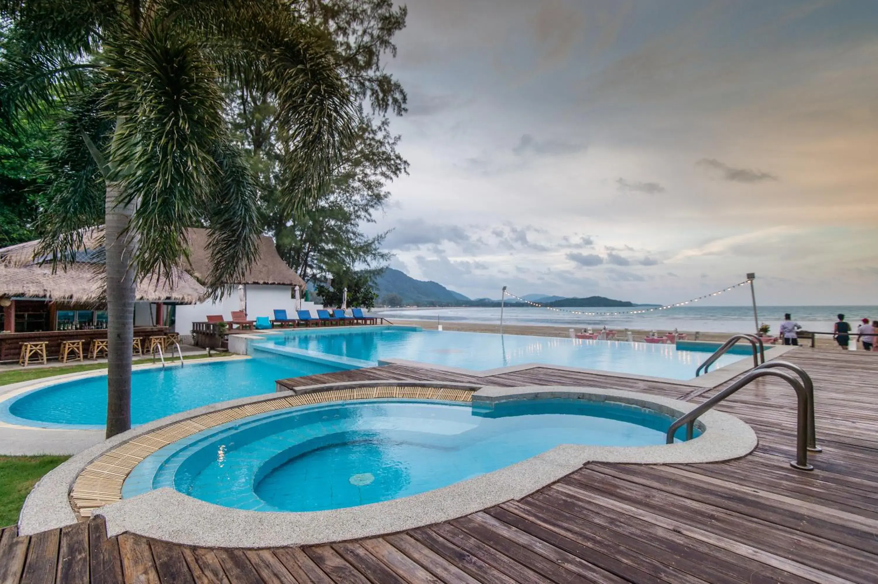 Swimming Pool in Twin Bay Resort - SHA Extra Plus