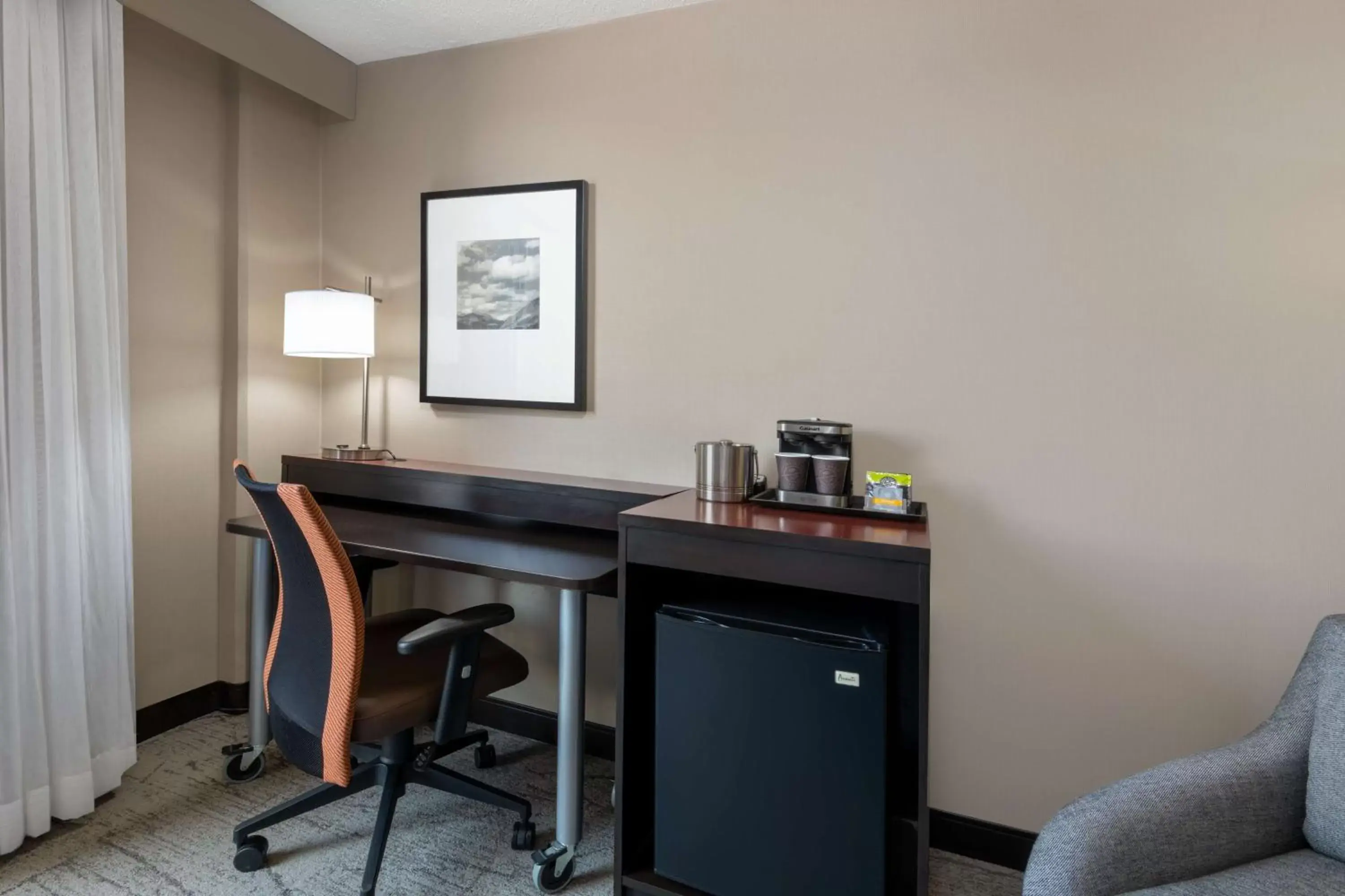 Bedroom, TV/Entertainment Center in DoubleTree by Hilton Denver Cherry Creek, CO