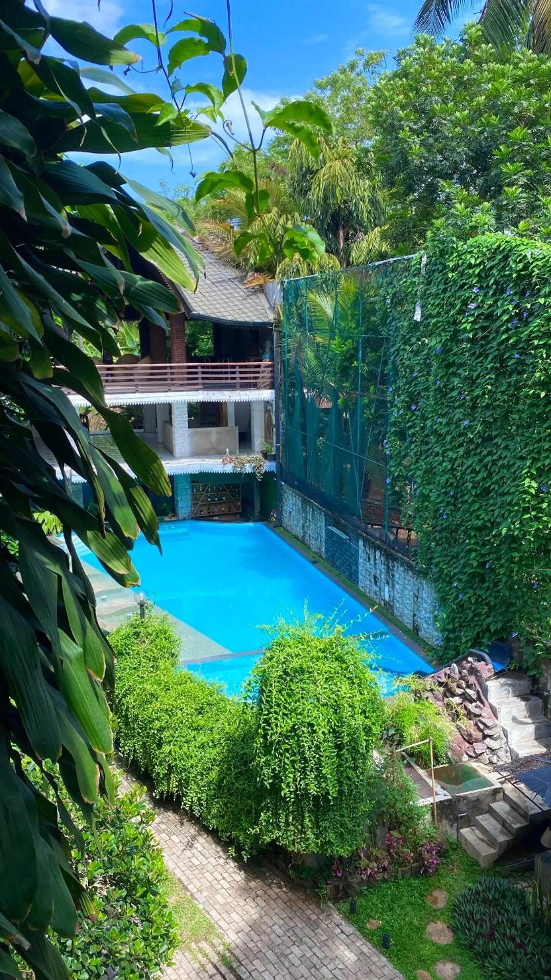 Swimming pool in Hotel Tinaya